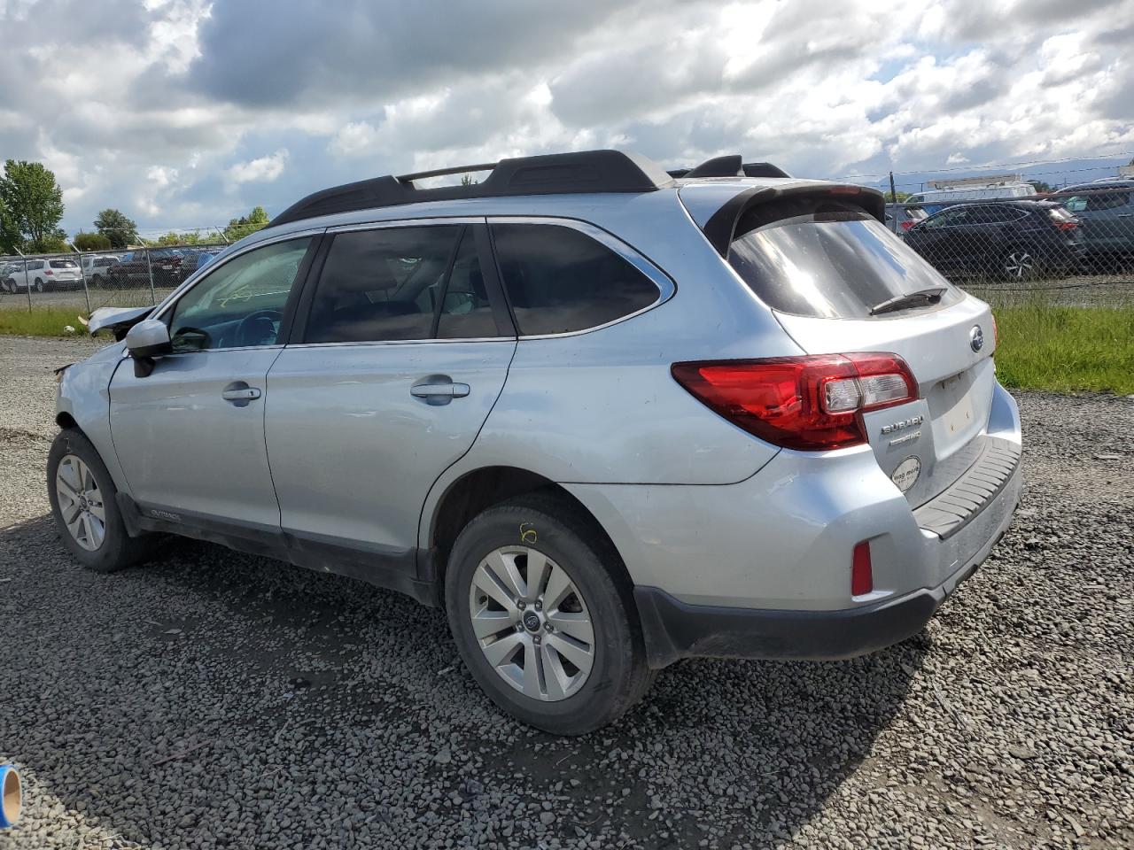 2017 Subaru Outback 2.5I Premium vin: 4S4BSACCXH3351163