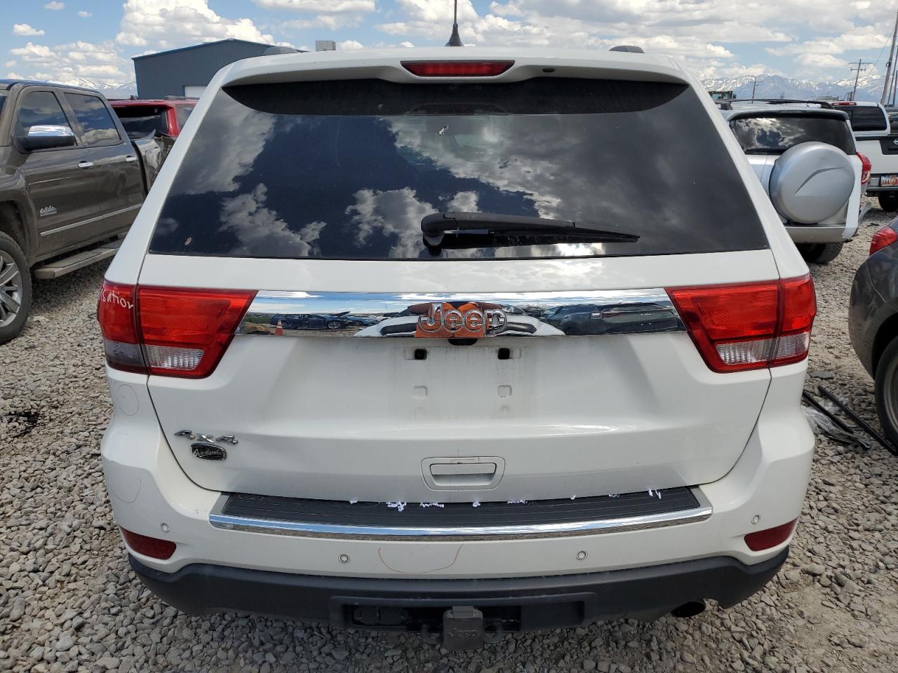 1C4RJFCG2CC325235 2012 Jeep Grand Cherokee Overland