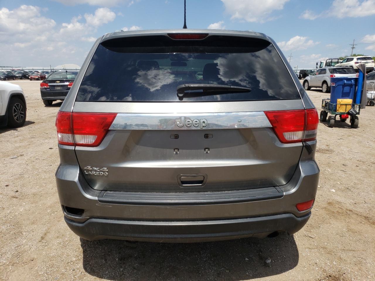 1J4RR4GG8BC595845 2011 Jeep Grand Cherokee Laredo