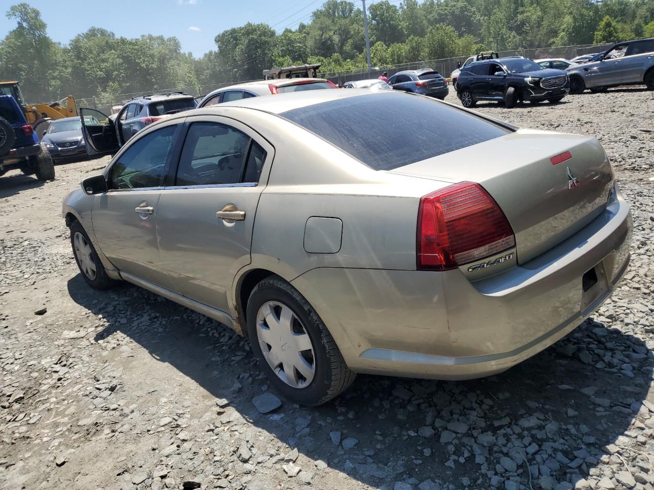 4A3AB36F05E056703 2005 Mitsubishi Galant Es Medium