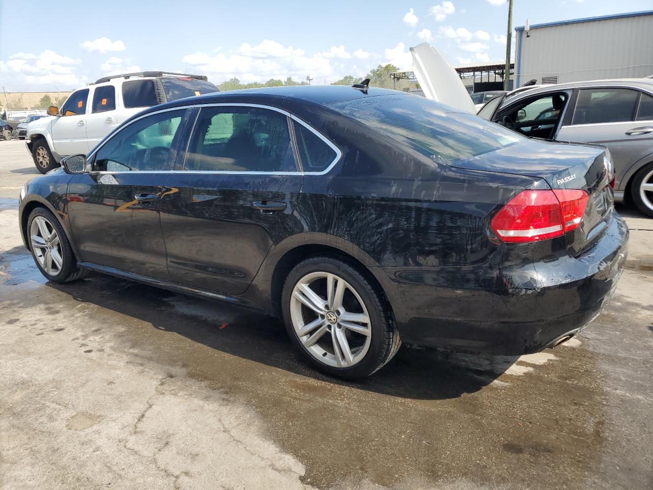 1VWBP7A32EC002003 2014 Volkswagen Passat Se