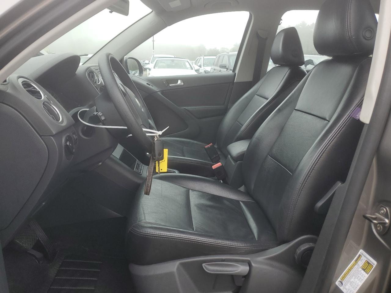WVGBV7AX5AW523104 2010 Volkswagen Tiguan Se