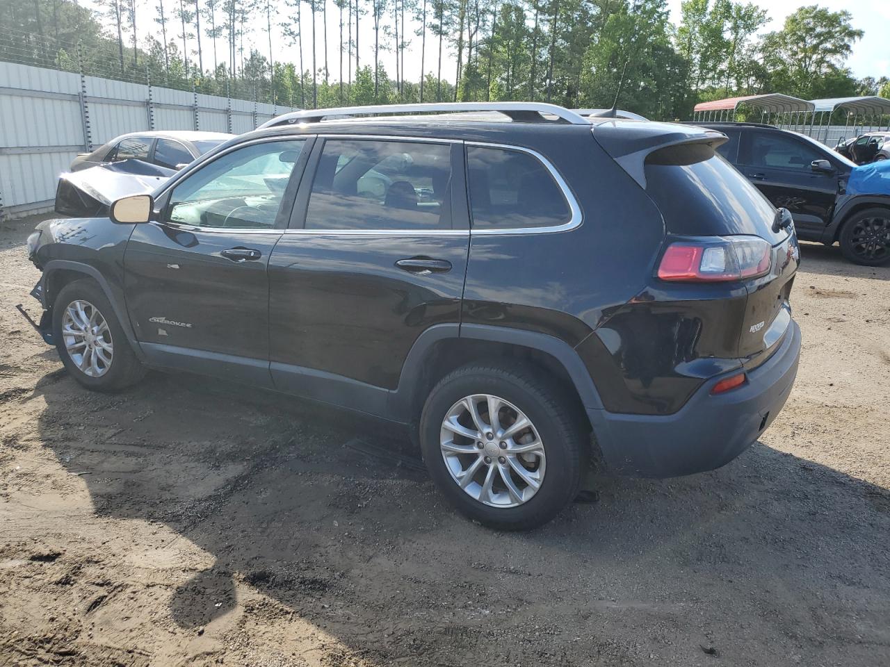 2019 Jeep Cherokee Latitude vin: 1C4PJLCB5KD206369