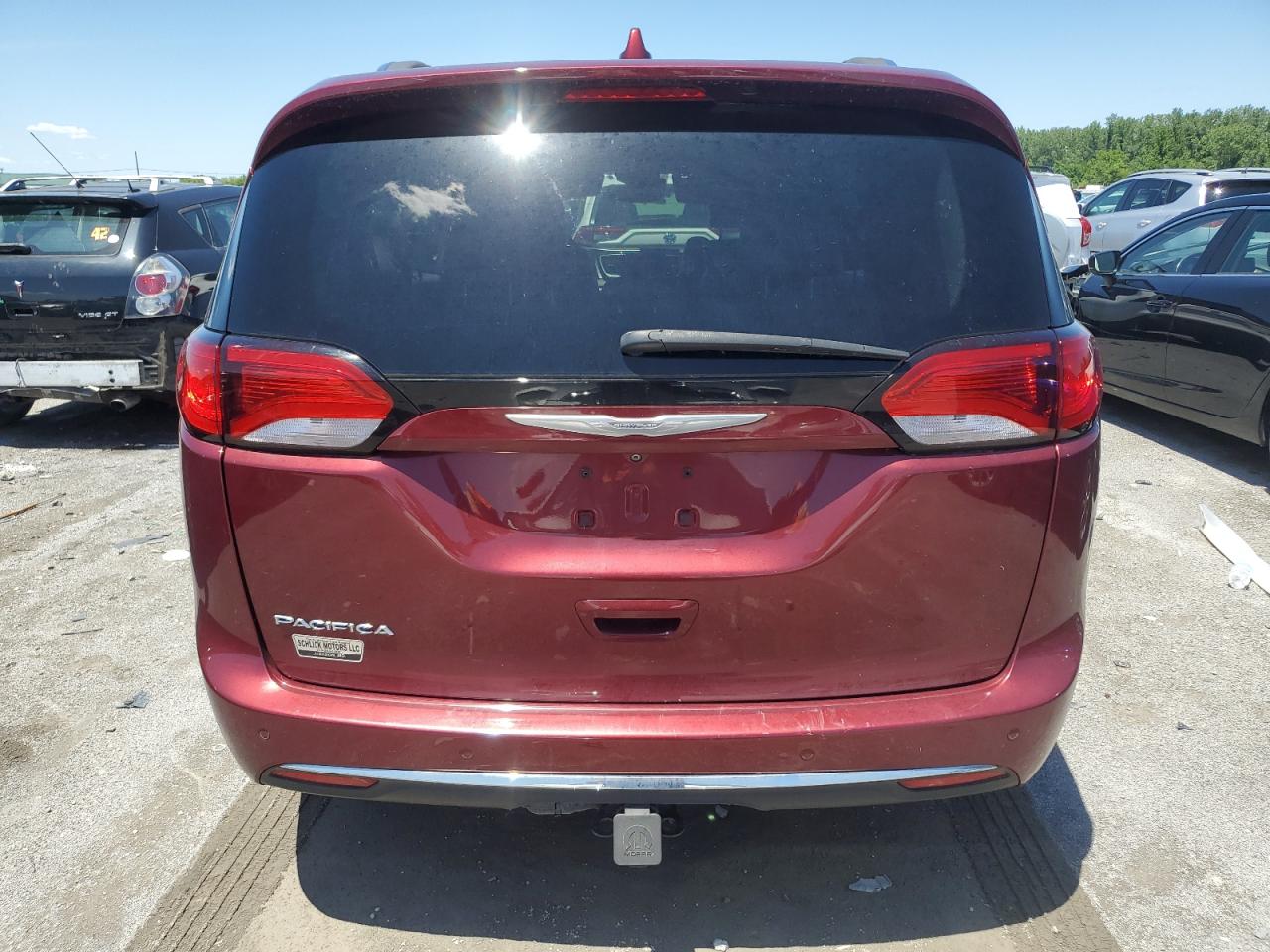 2017 Chrysler Pacifica Touring L Plus vin: 2C4RC1EG6HR816657