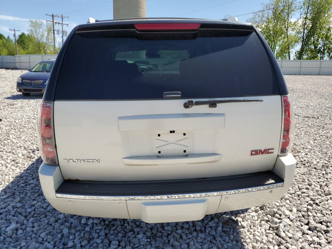 1GKUKEEF1AR139335 2010 GMC Yukon Denali