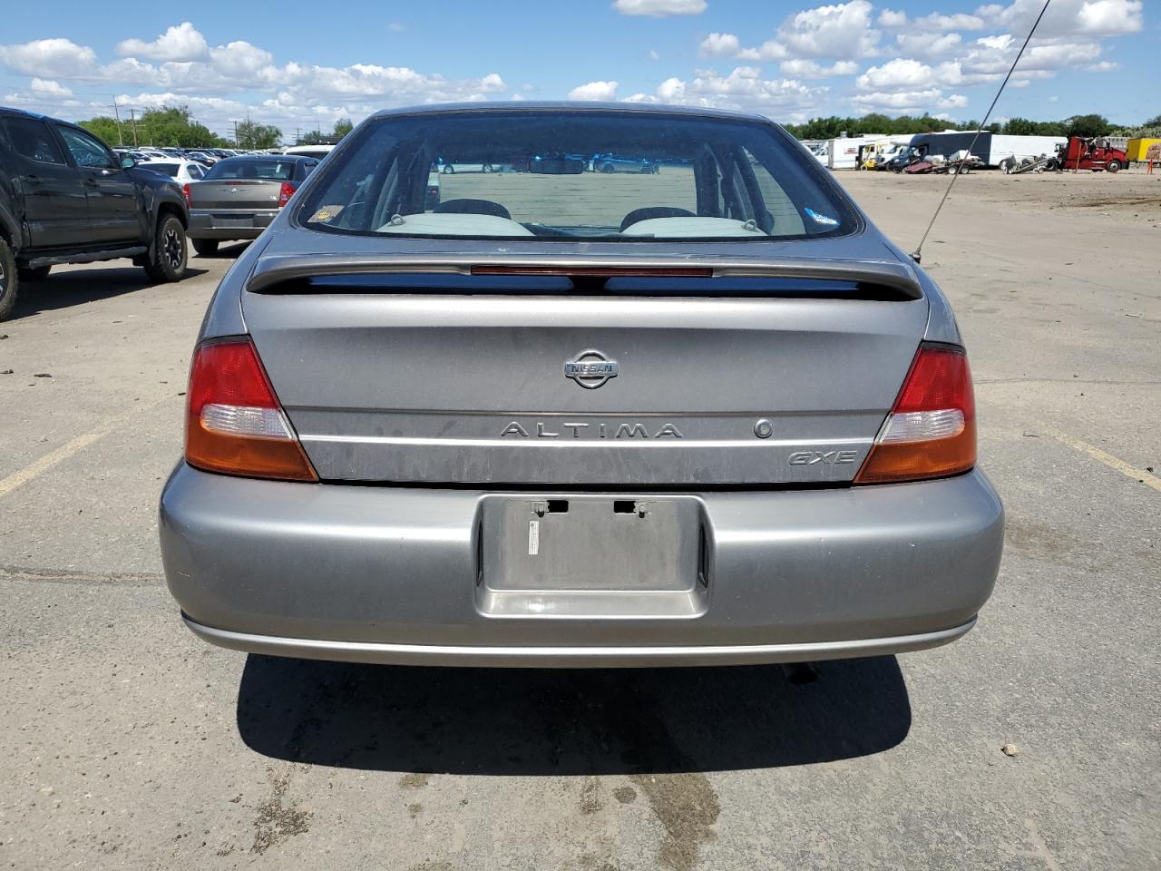 1N4DL01D5XC165390 1999 Nissan Altima Xe