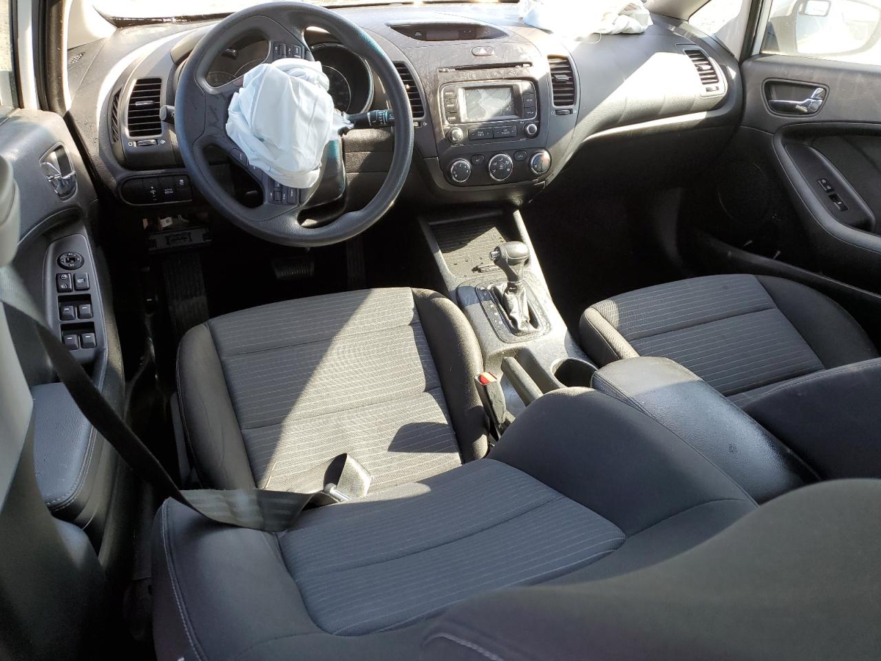 KNAFX4A6XG5480686 2016 Kia Forte Lx