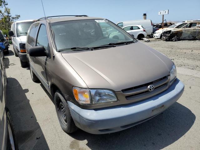 1998 Toyota Sienna Le VIN: 4T3ZF13C0WU004085 Lot: 56038064