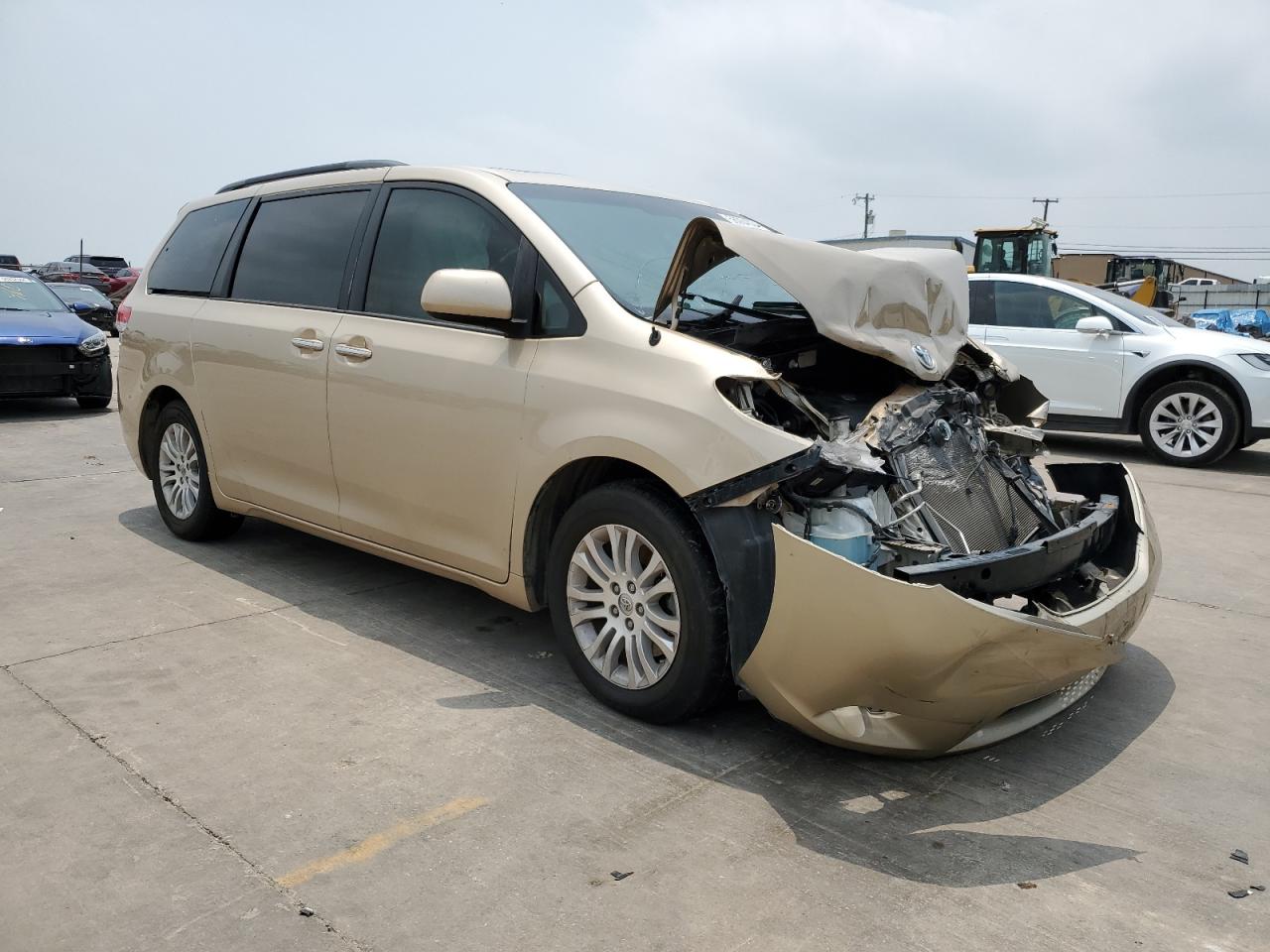 2014 Toyota Sienna Xle vin: 5TDYK3DC2ES522121