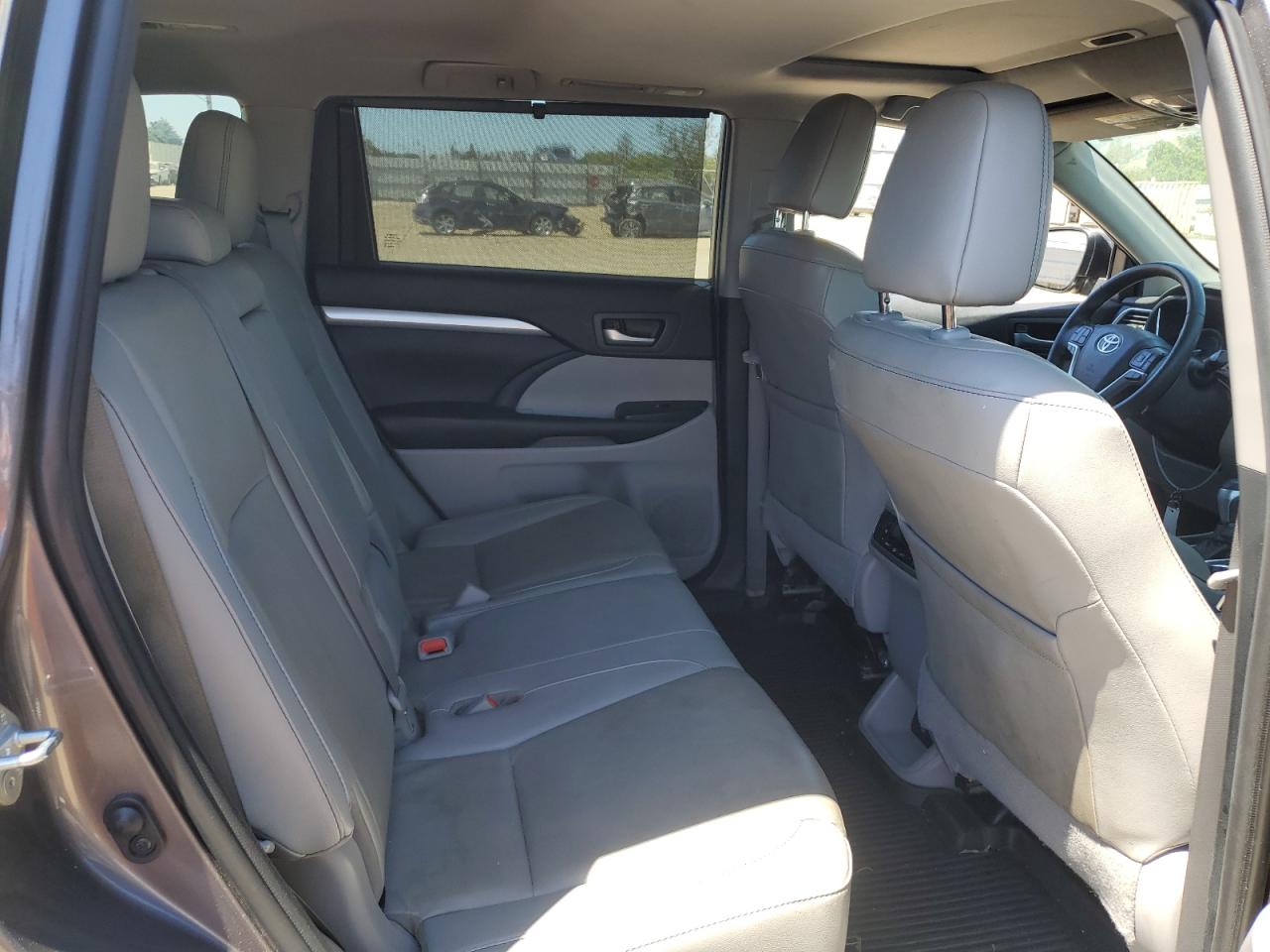 5TDJGRFH5KS062348 2019 Toyota Highlander Hybrid