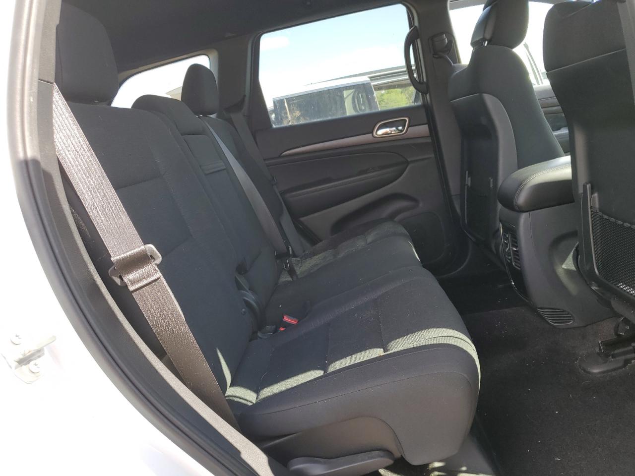 1C4RJFAG4HC739384 2017 Jeep Grand Cherokee Laredo