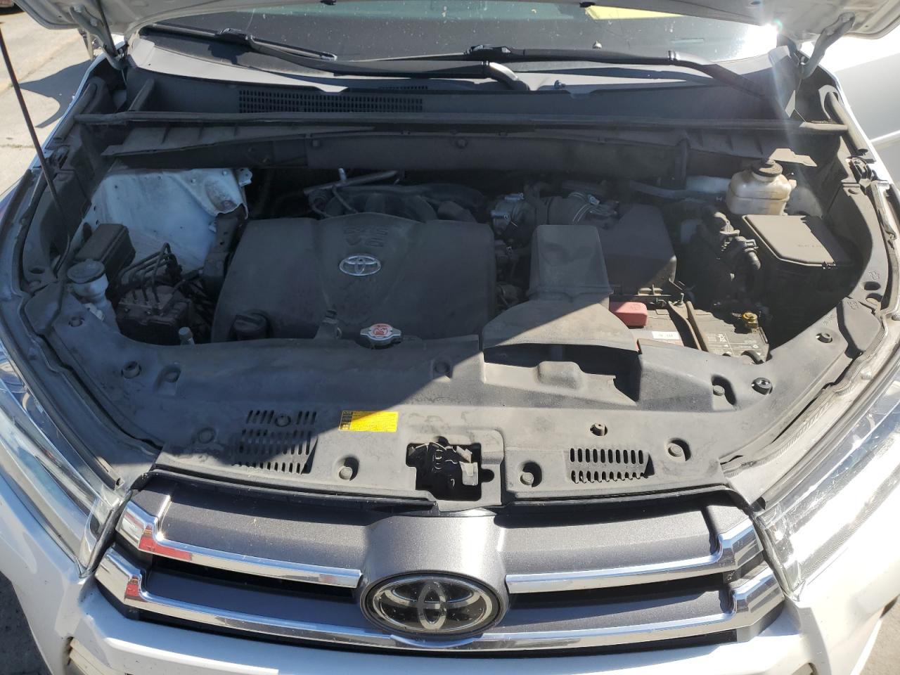 5TDDZRFH9KS953993 2019 Toyota Highlander Limited