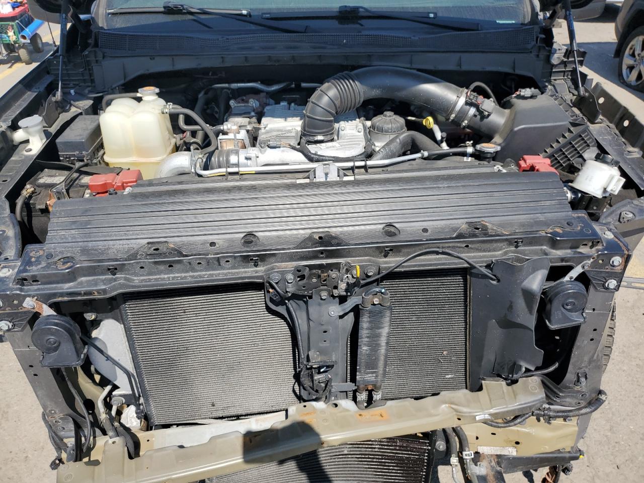 1N6BA1F43KN512473 2019 Nissan Titan Xd Sl