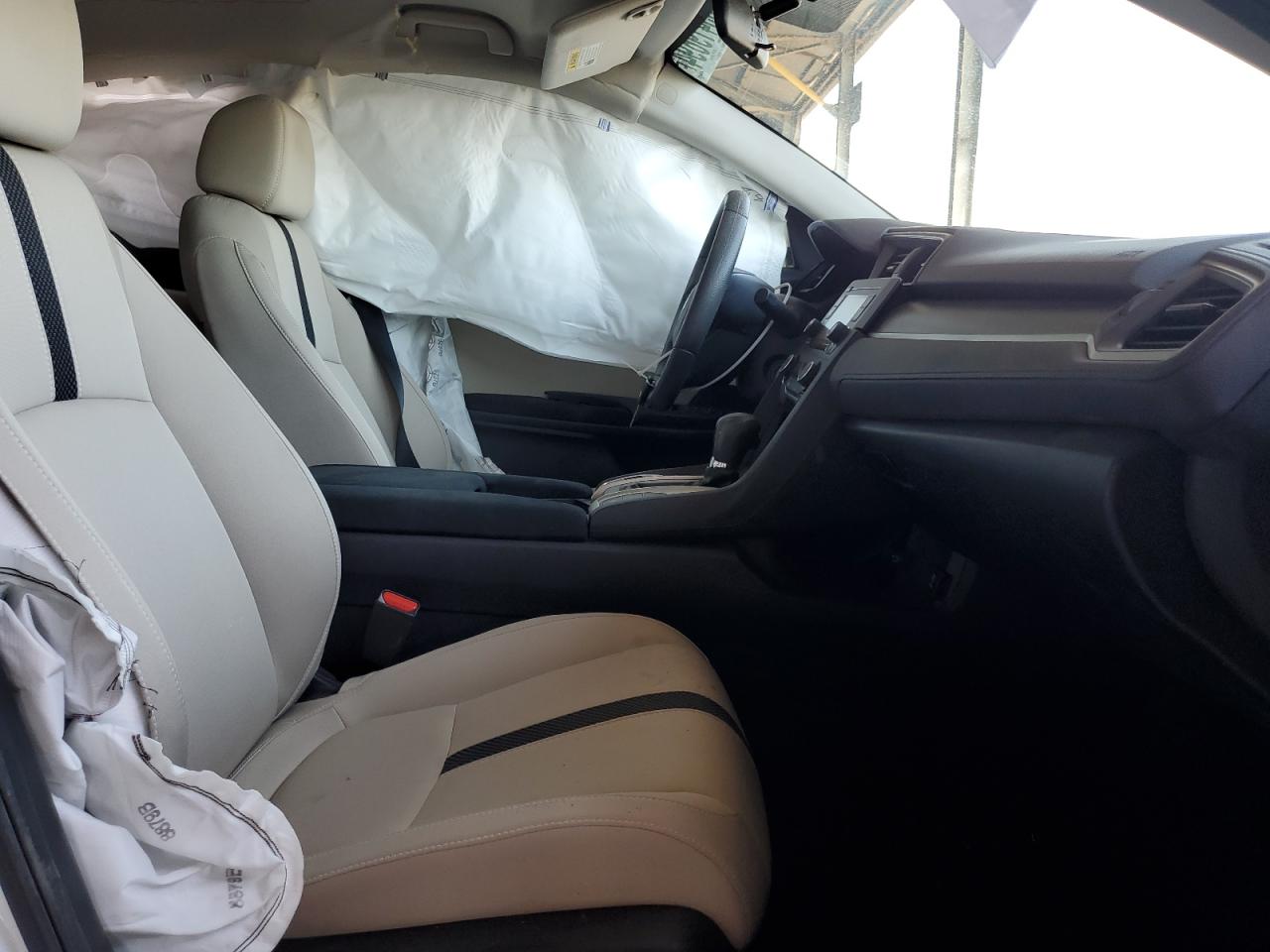 19XFC2F68KE034254 2019 Honda Civic Lx