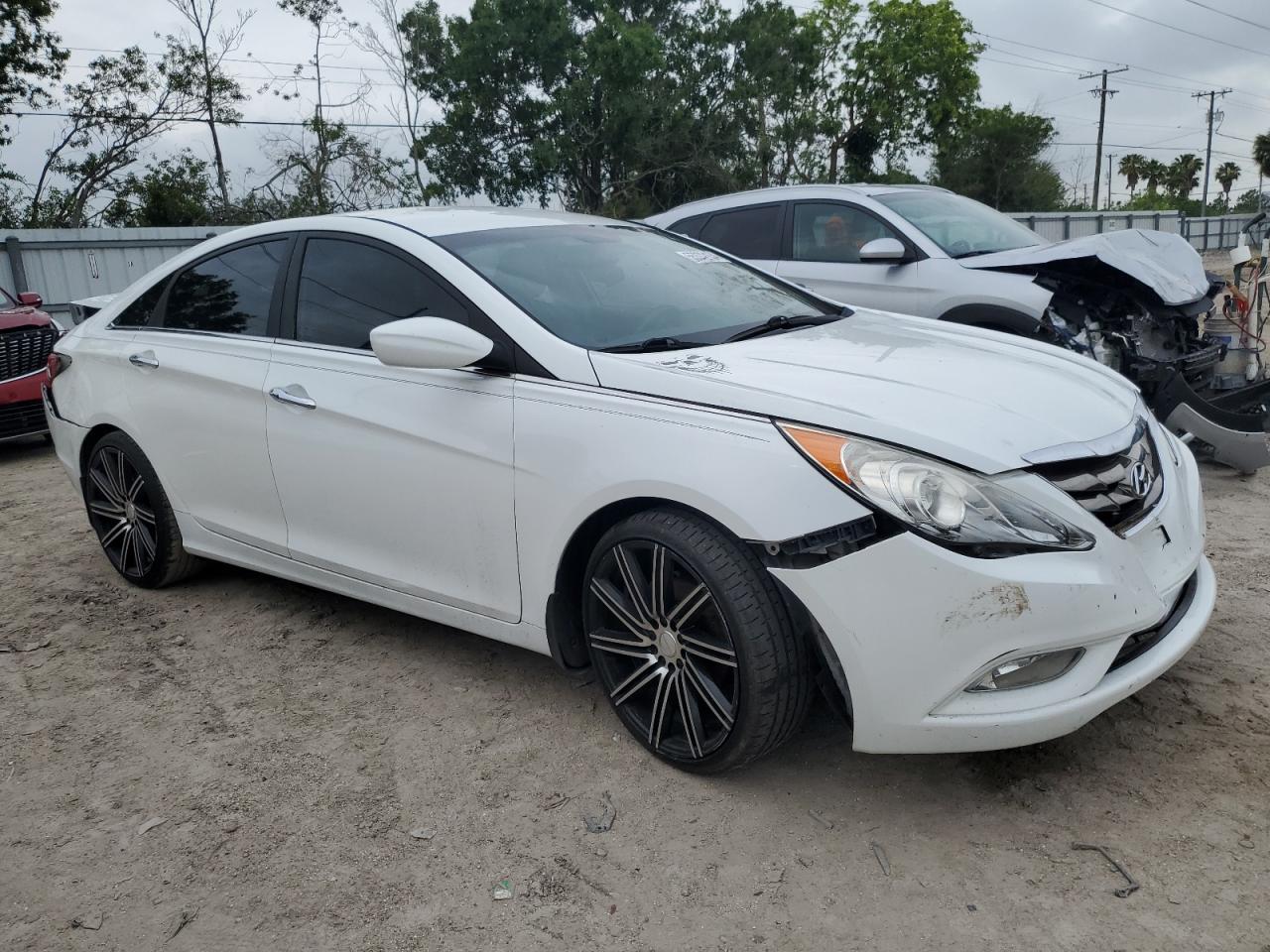 5NPEC4AC9DH778075 2013 Hyundai Sonata Se