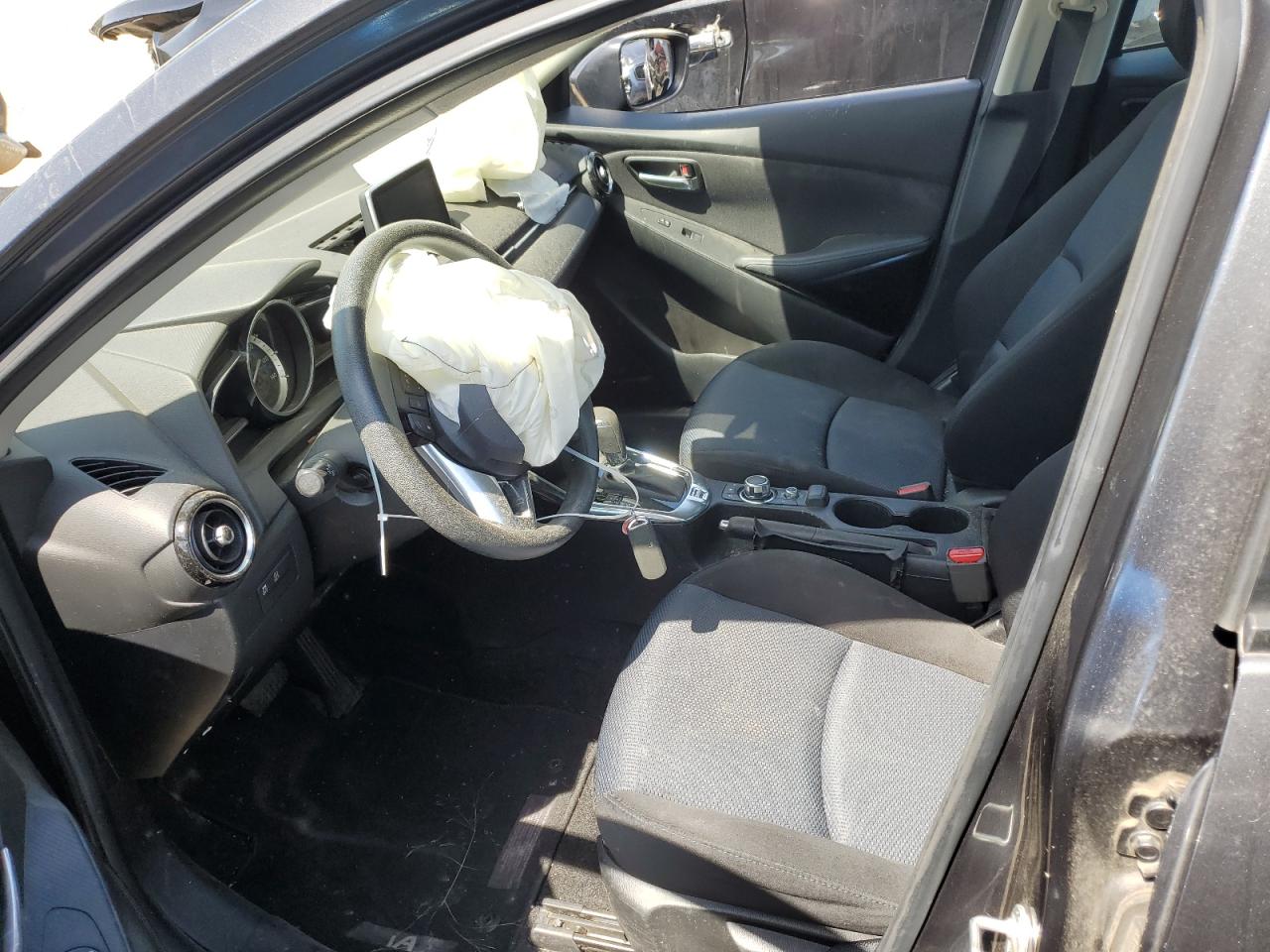 3MYDLBZV1GY131698 2016 Toyota Scion Ia