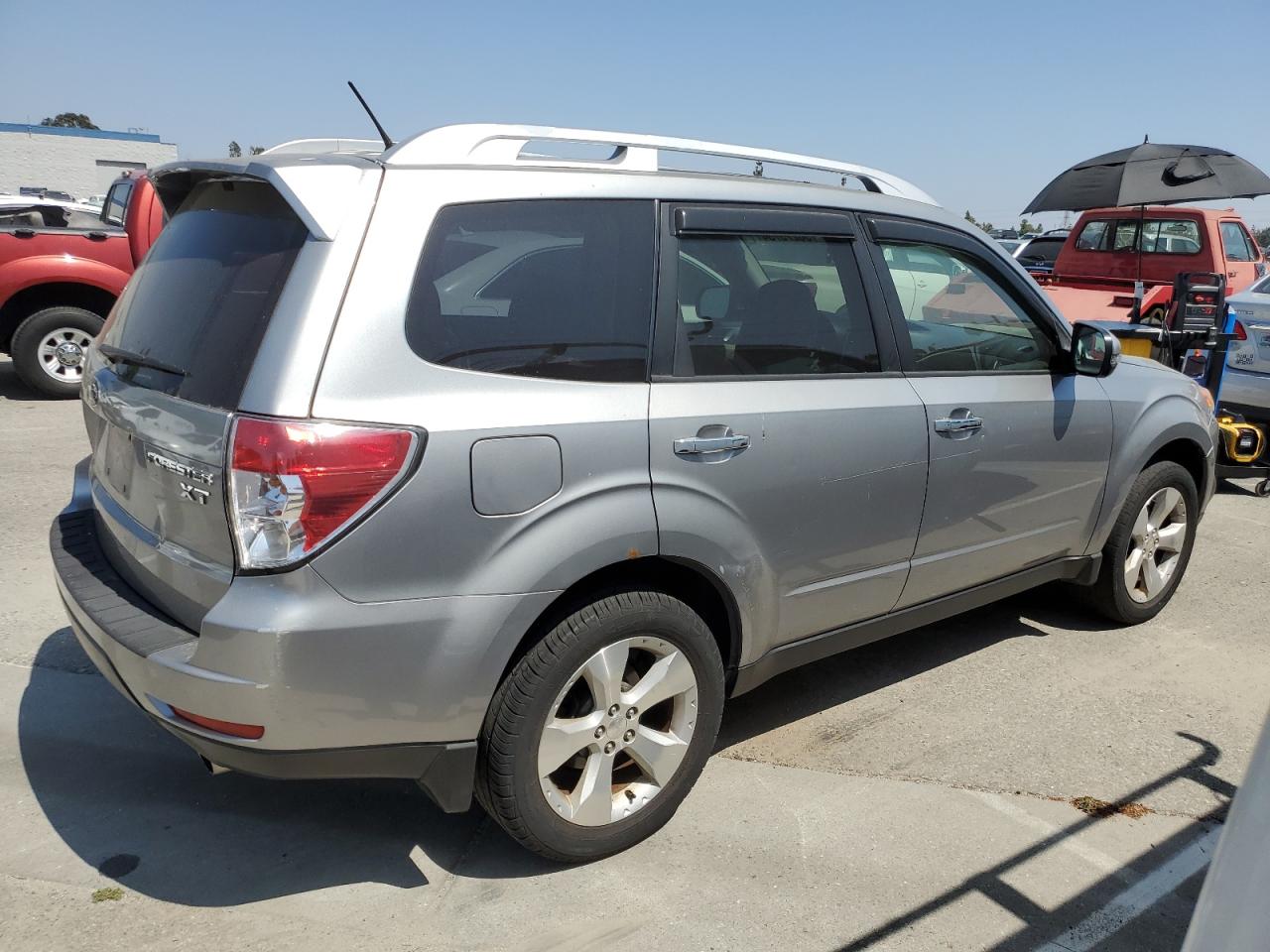 JF2SHGHC1BH730322 2011 Subaru Forester Touring