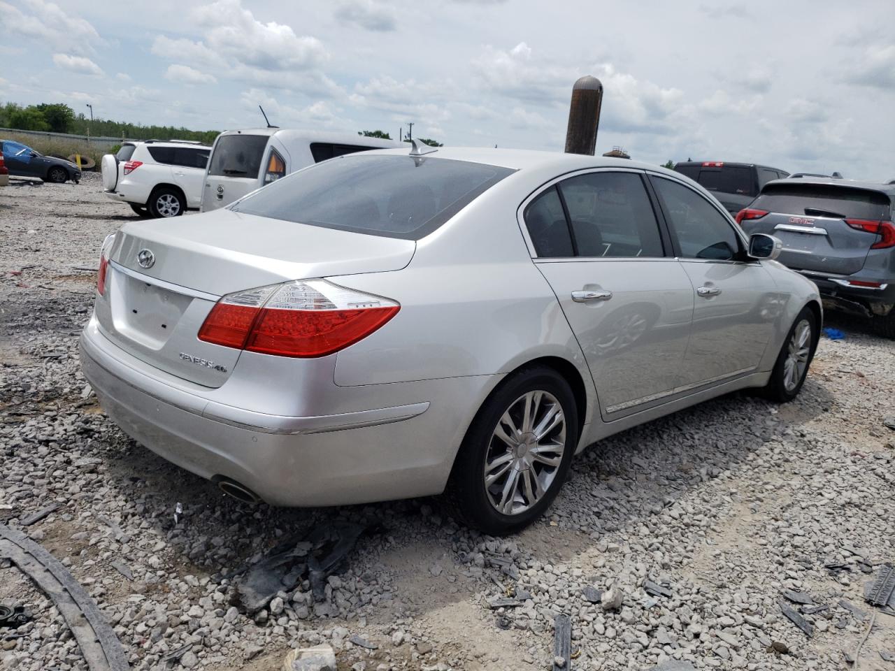 KMHGC4DF2BU115931 2011 Hyundai Genesis 4.6L