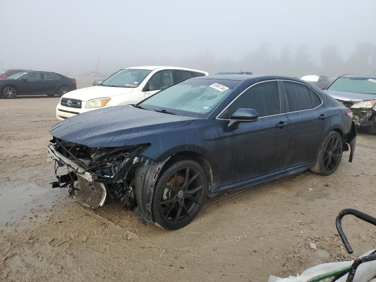 4T1B11HK4JU582157 2018 Toyota Camry L