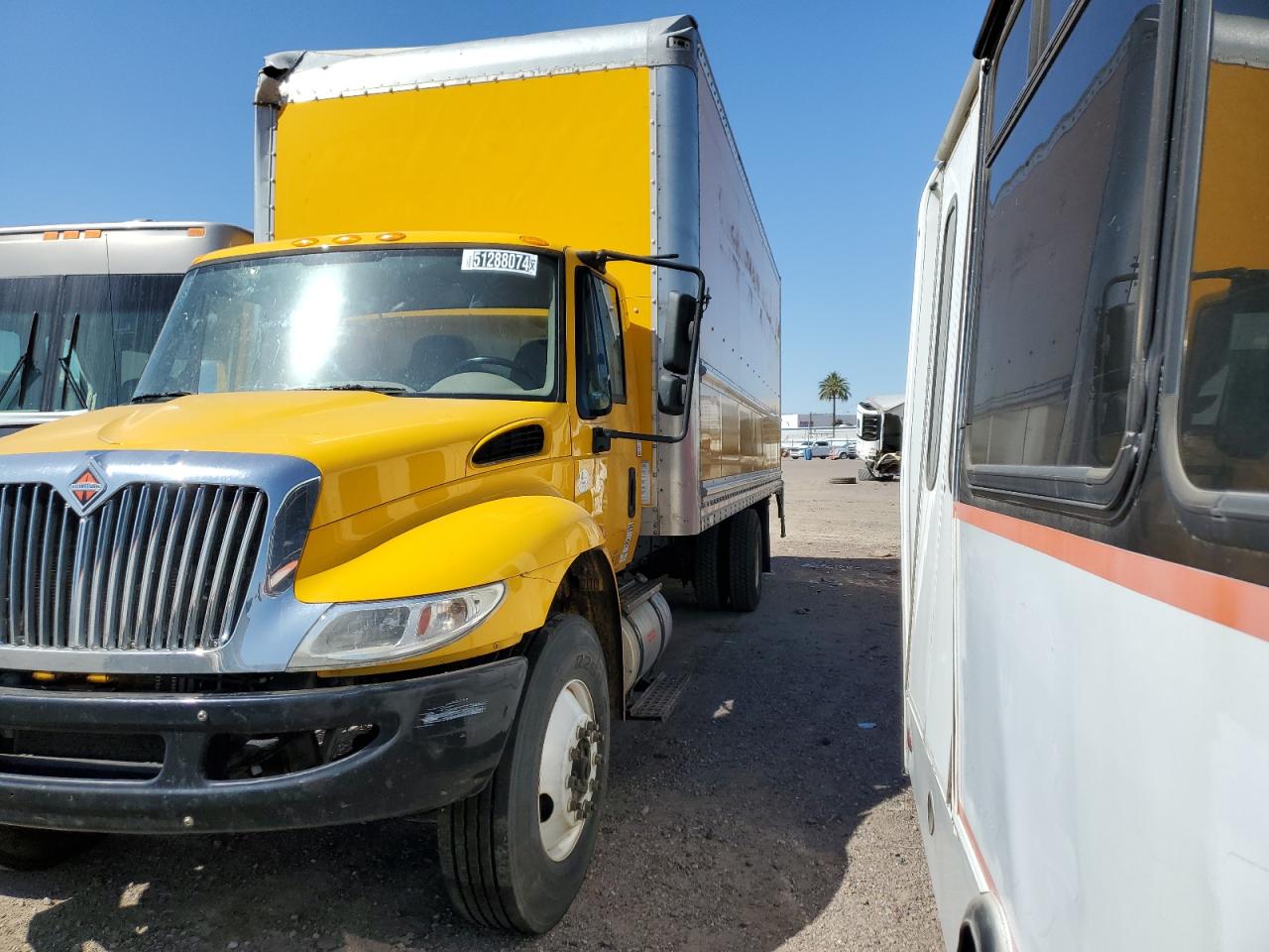 Lot #2535855796 2018 INTERNATIONAL 4000 4300