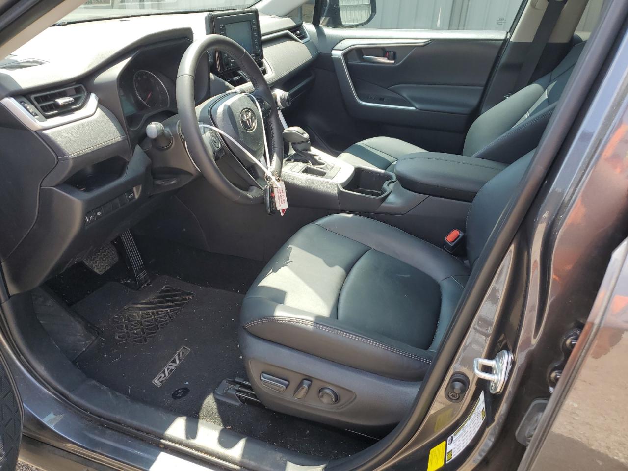 2T3C1RFV9NC194274 2022 Toyota Rav4 Xle Premium