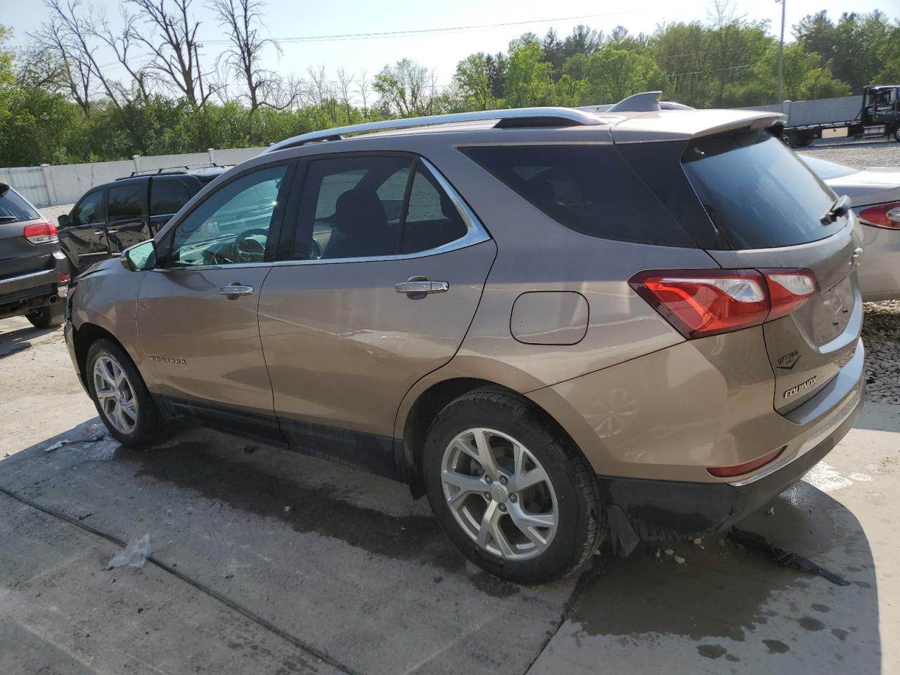 2018 Chevrolet Equinox Premier vin: 2GNAXVEV0J6221213