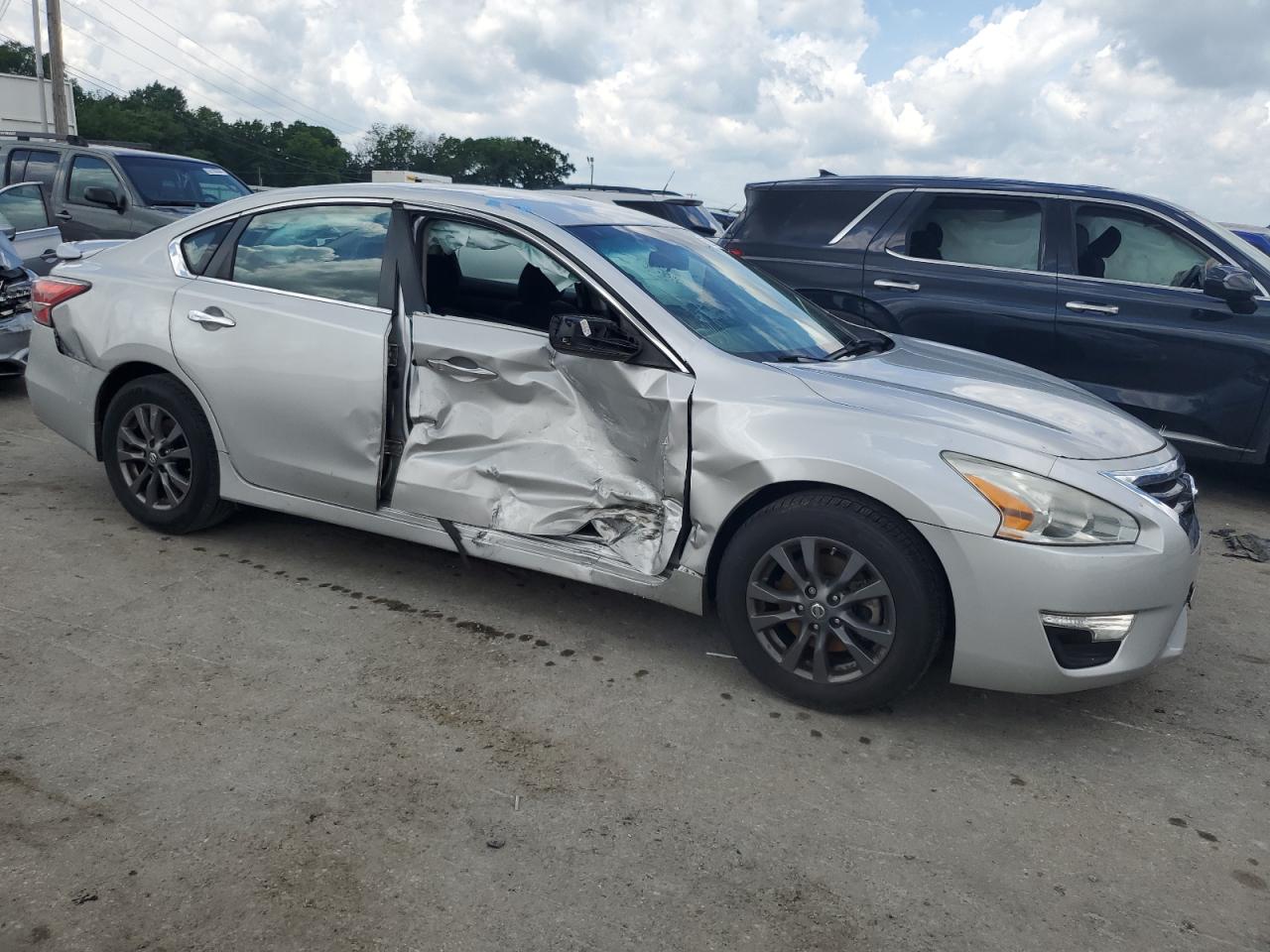 2015 Nissan Altima 2.5 vin: 1N4AL3AP3FC499575