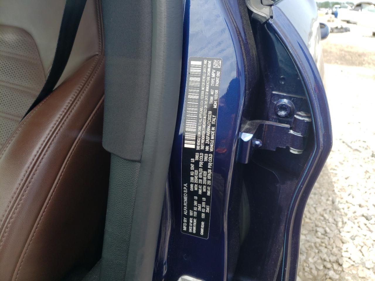 ZASFAKNN4J7C00239 2018 Alfa Romeo Stelvio Ti Sport