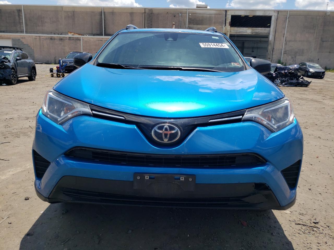 JTMZFREV7HJ137649 2017 Toyota Rav4 Le