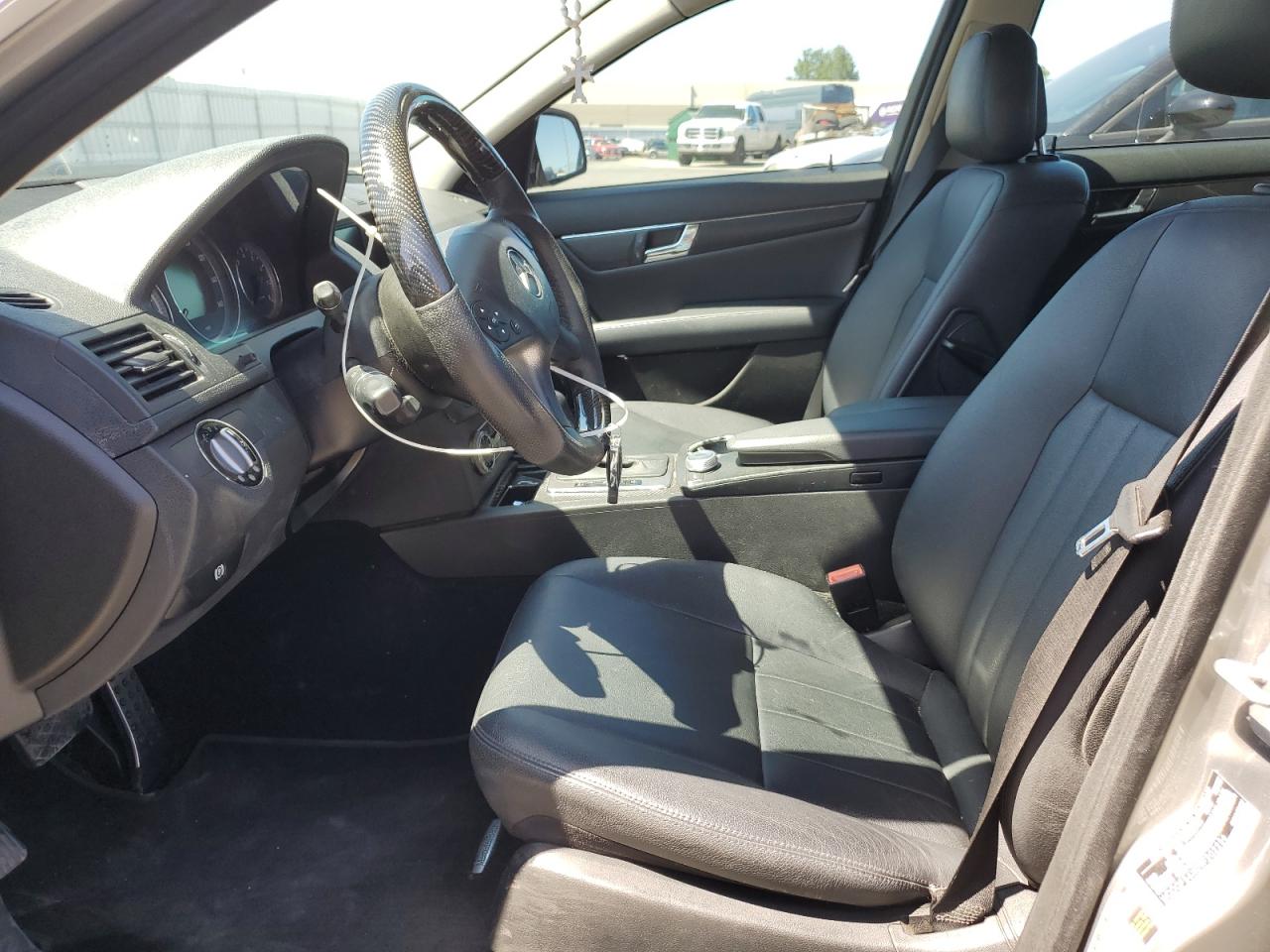 WDDGF54X09F202256 2009 Mercedes-Benz C 300