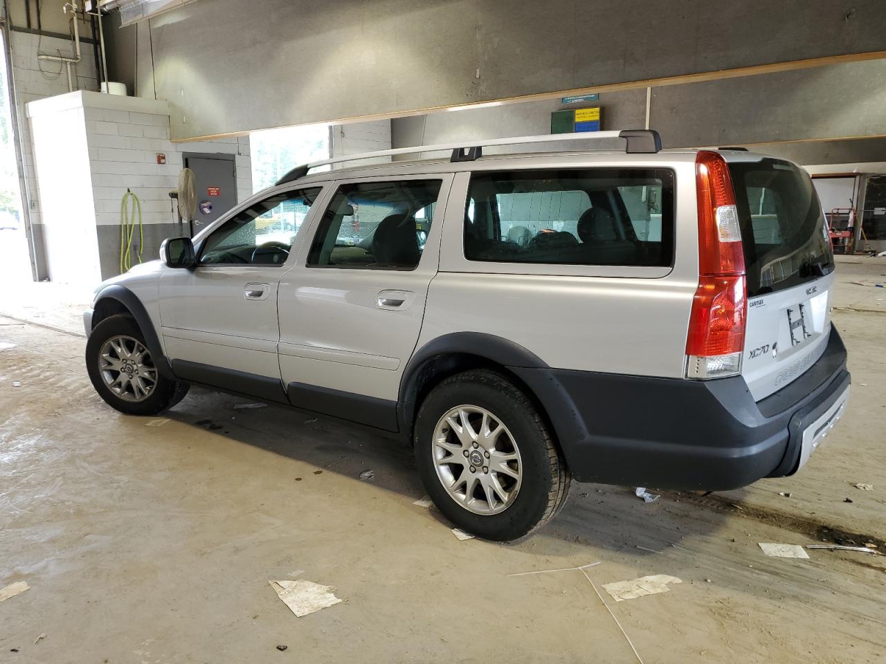 YV4SZ592071273618 2007 Volvo Xc70