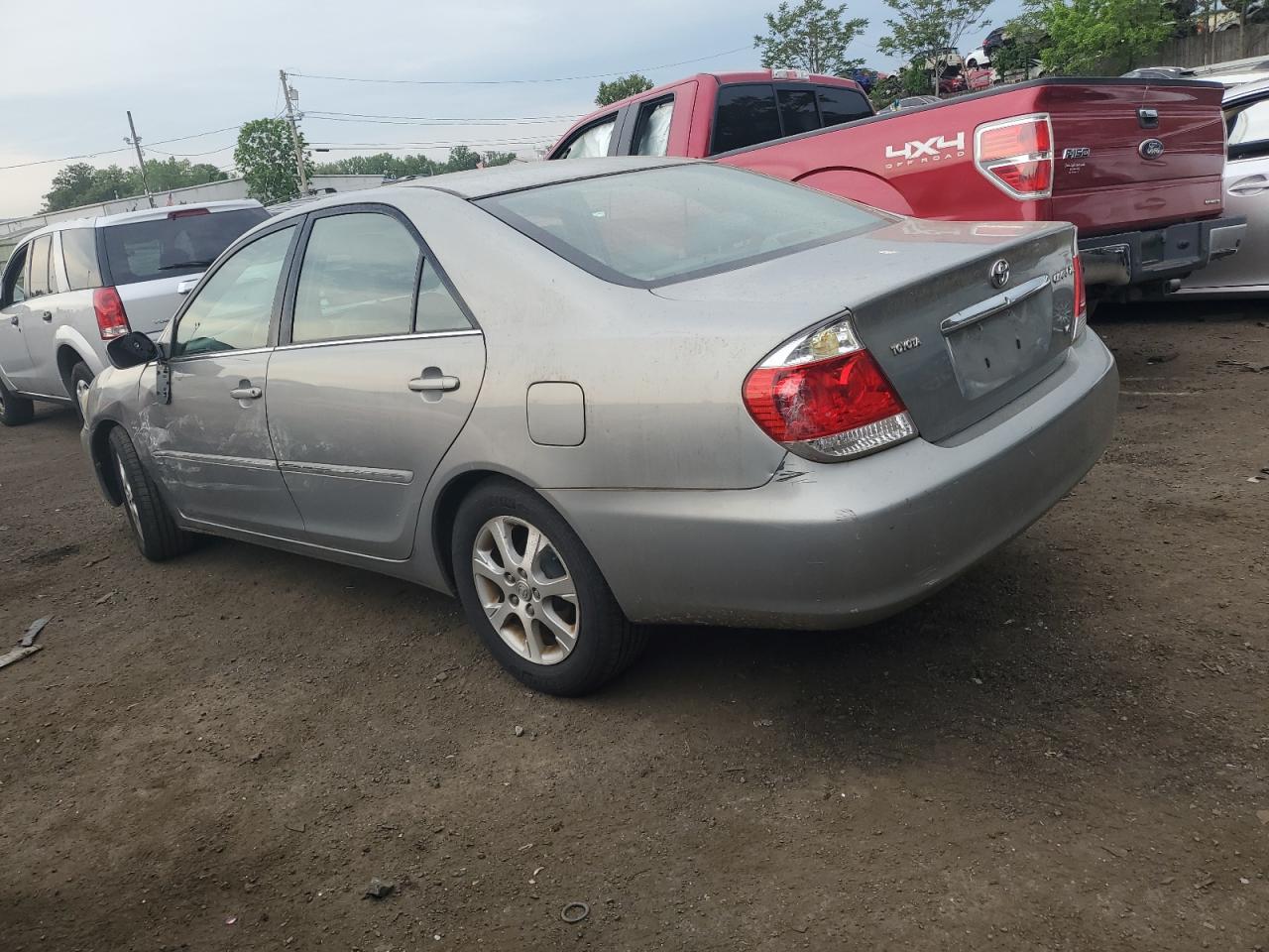 4T1BF30K75U606174 2005 Toyota Camry Le