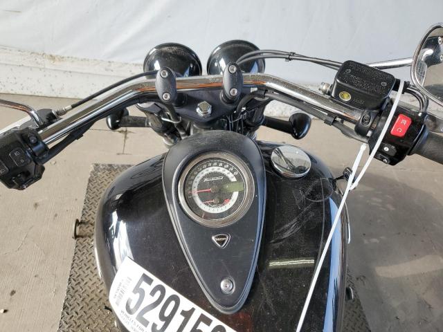 2011 TRIUMPH MOTORCYCLE THUNDERBIR - SMTB02WF6BJ488949