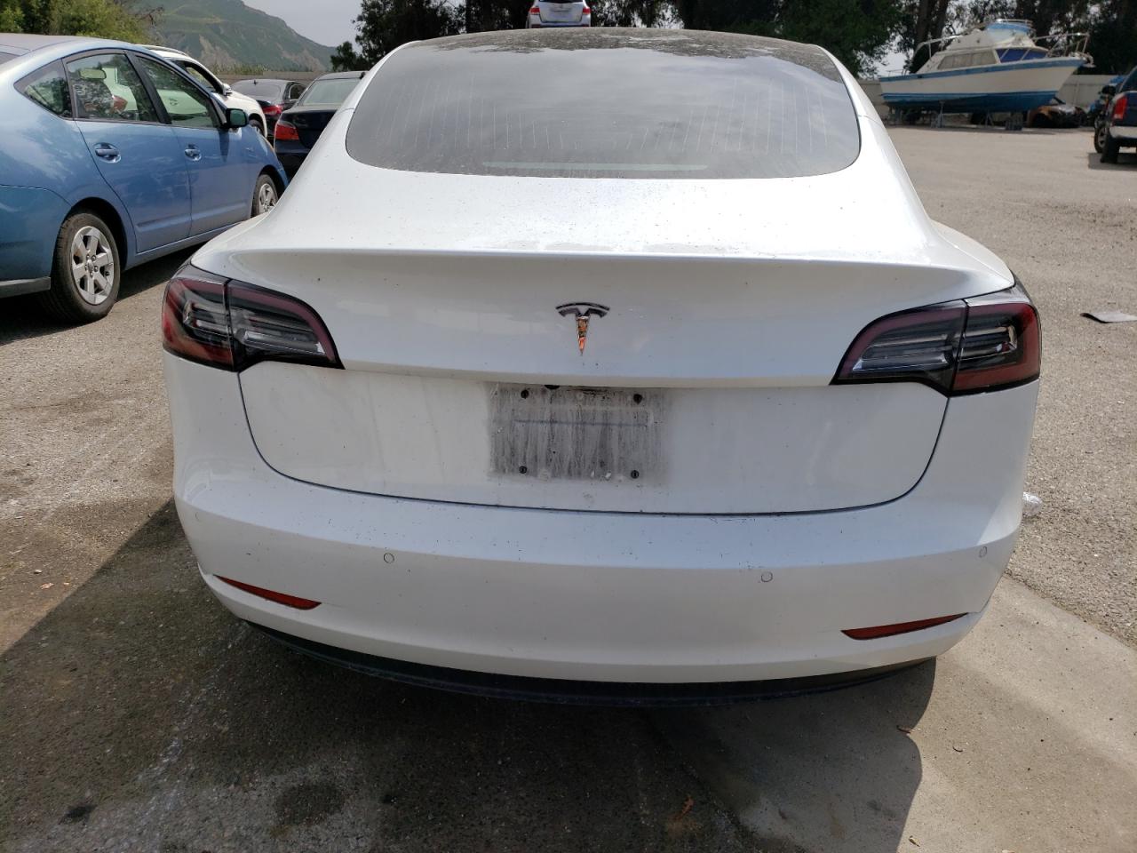 5YJ3E1EA3JF169700 2018 Tesla Model 3