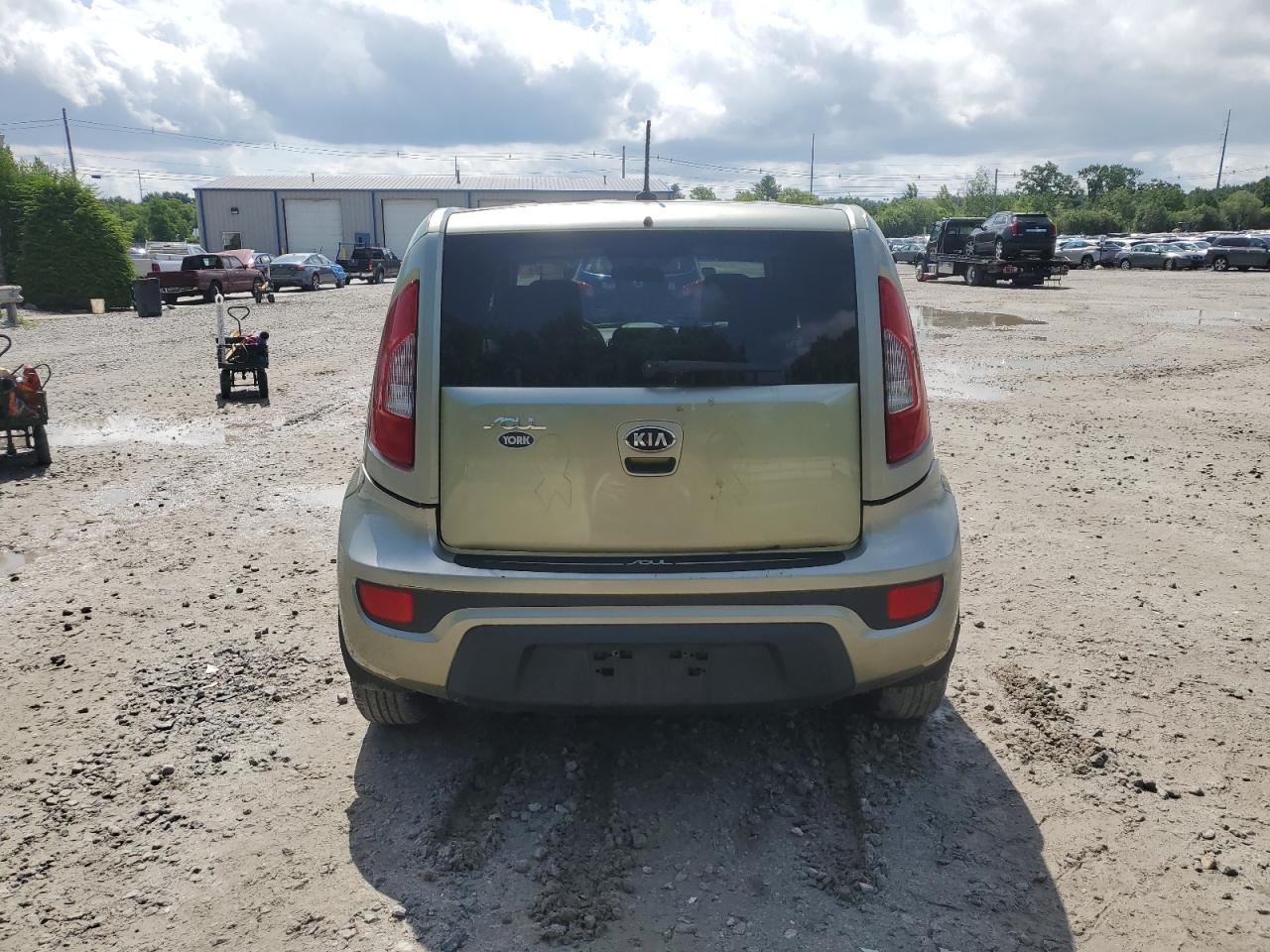 2013 Kia Soul vin: KNDJT2A56D7560717