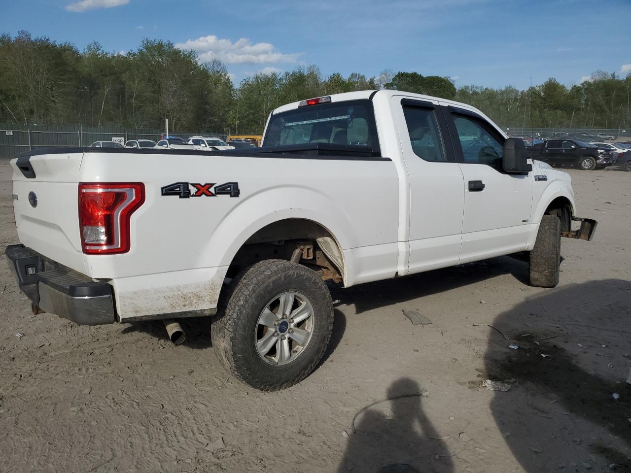 2015 Ford F150 Super Cab vin: 1FTEX1EP7FKF19525