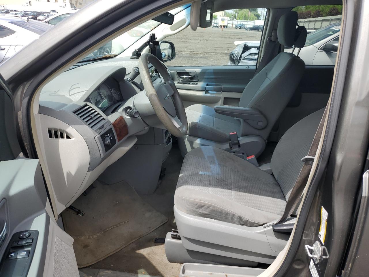 2A4RR4DE0AR322889 2010 Chrysler Town & Country Lx