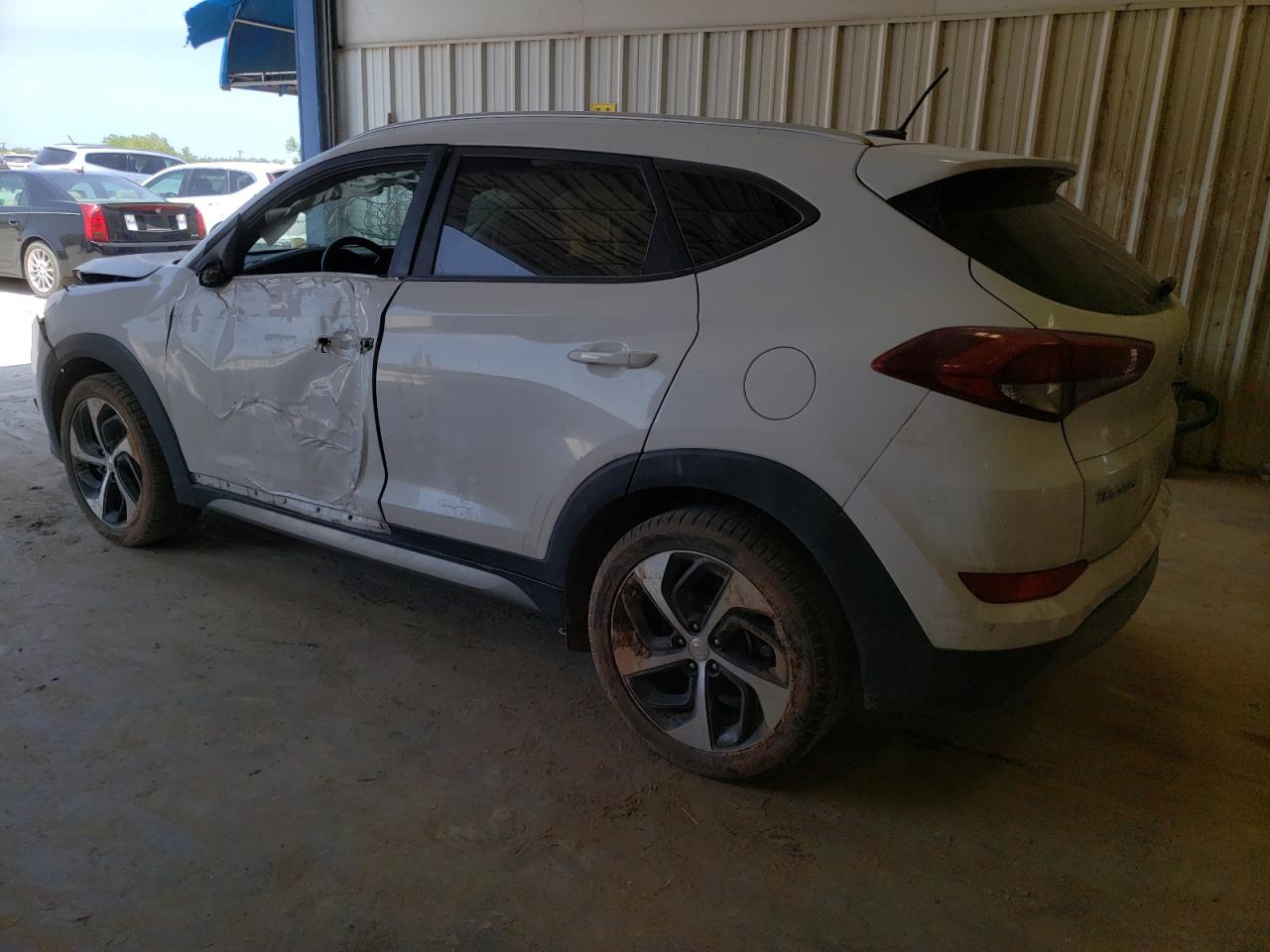 KM8J33A23HU323598 2017 Hyundai Tucson Limited