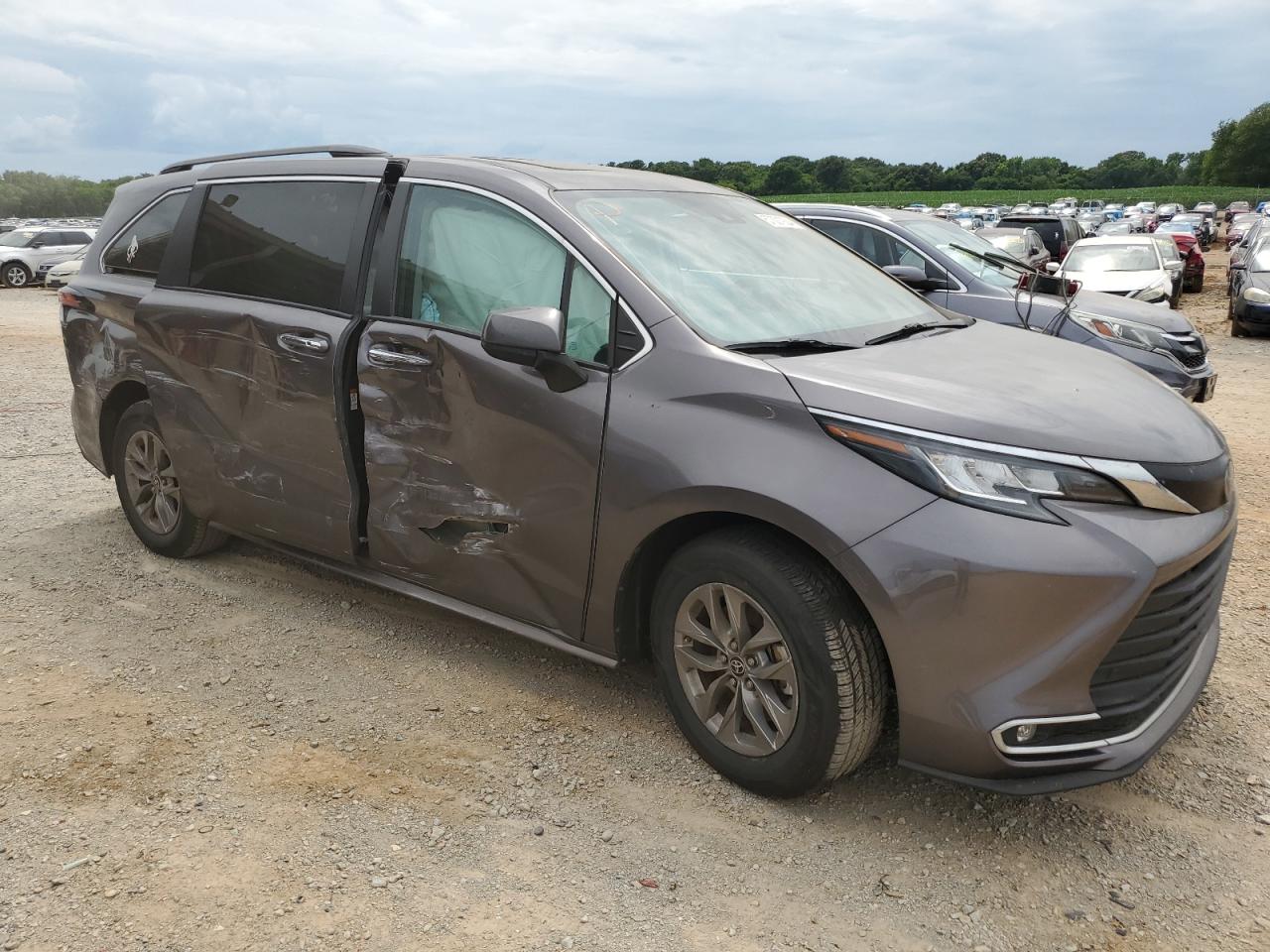 2022 Toyota Sienna Xle vin: 5TDYRKEC3NS094581