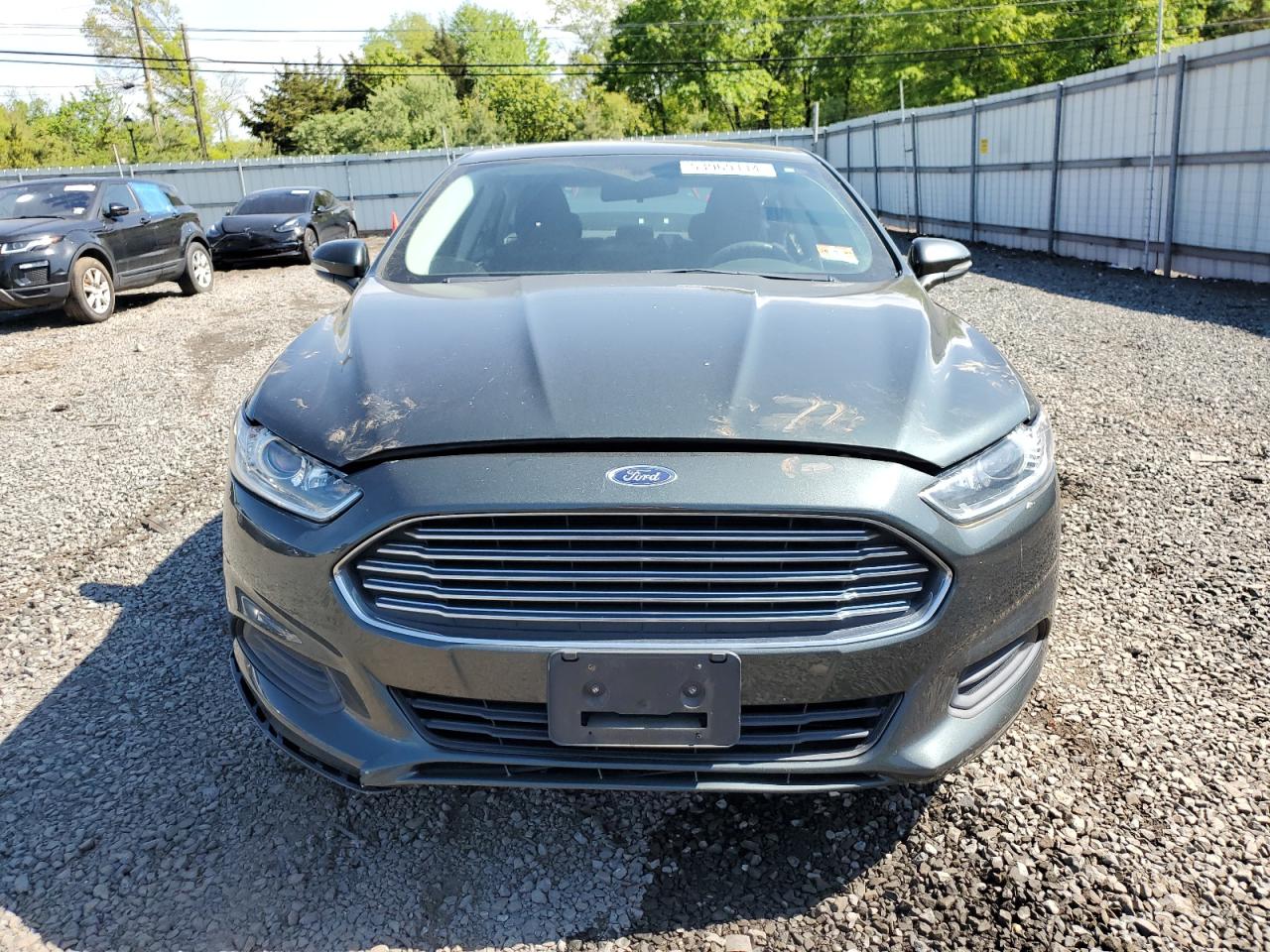 1FA6P0H72F5125588 2015 Ford Fusion Se