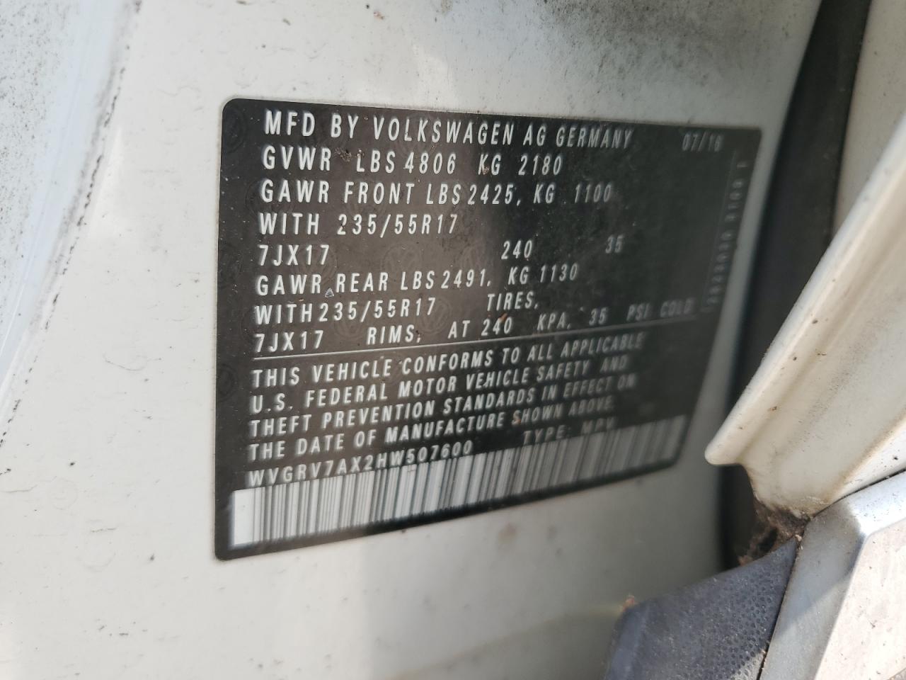 WVGRV7AX2HW507600 2017 Volkswagen Tiguan Wolfsburg