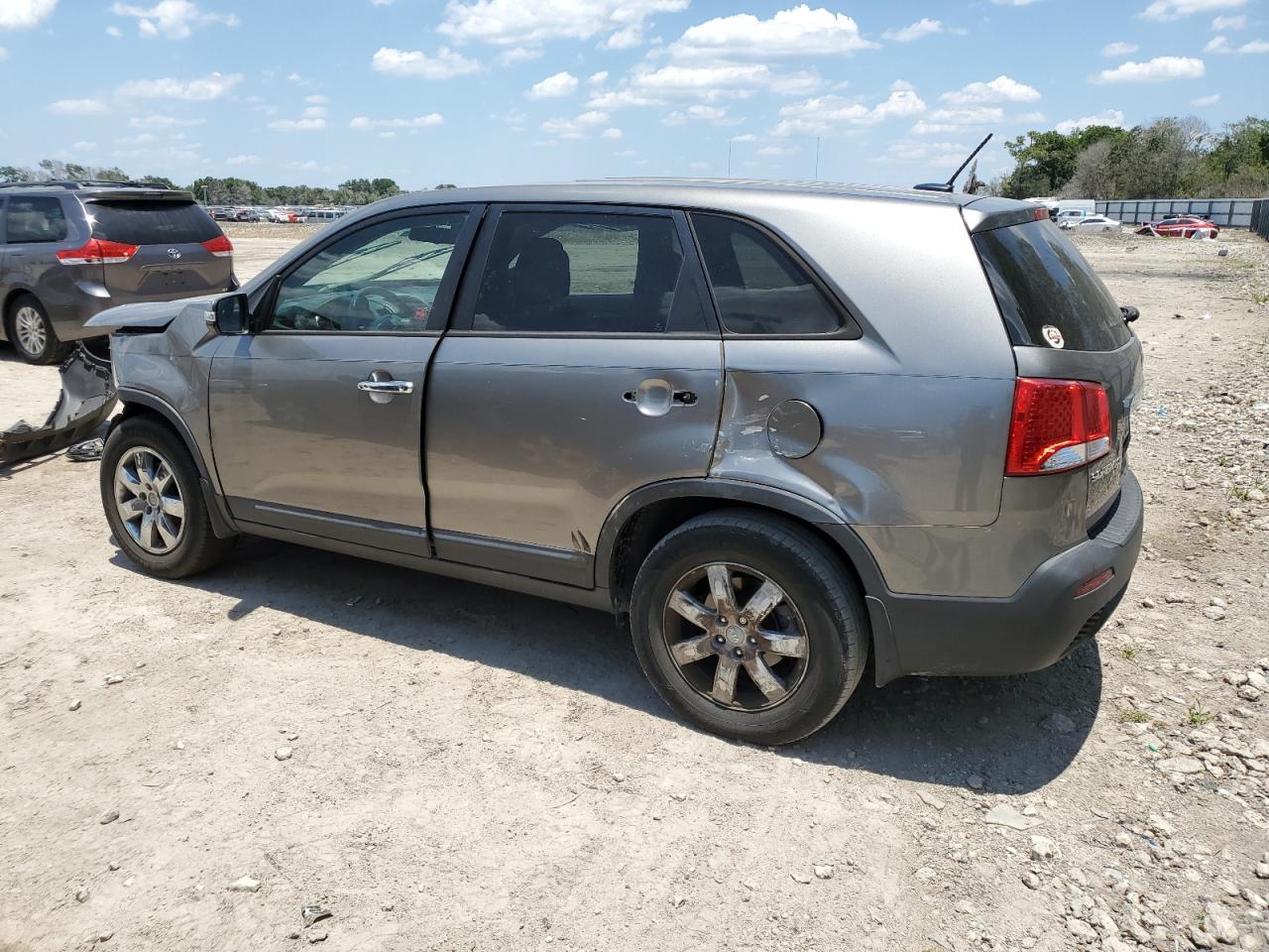 5XYKT4A14CG255747 2012 Kia Sorento Base