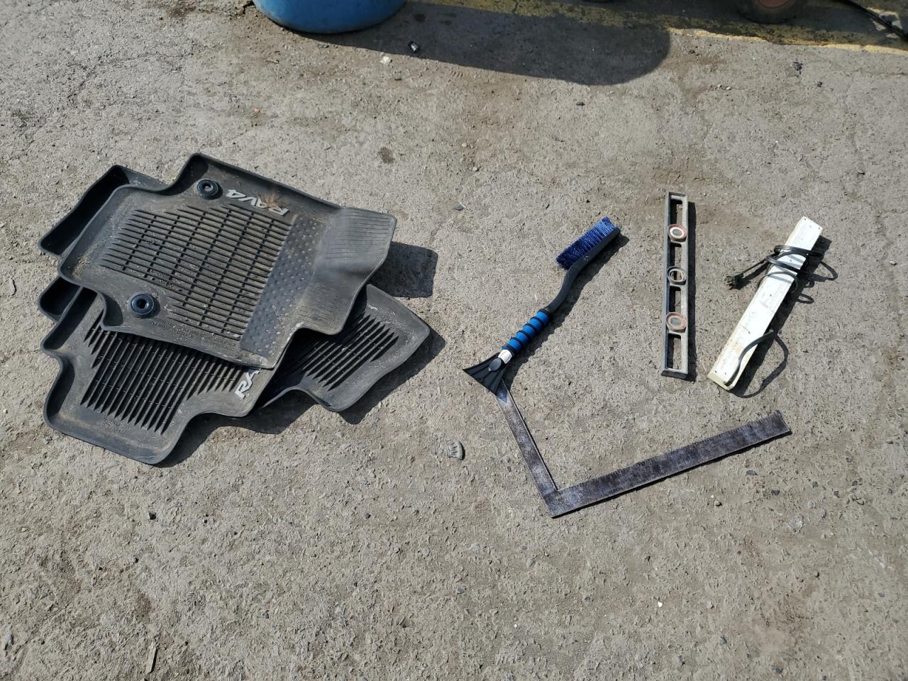 2T3RWRFV7LW097341 2020 Toyota Rav4 Xle