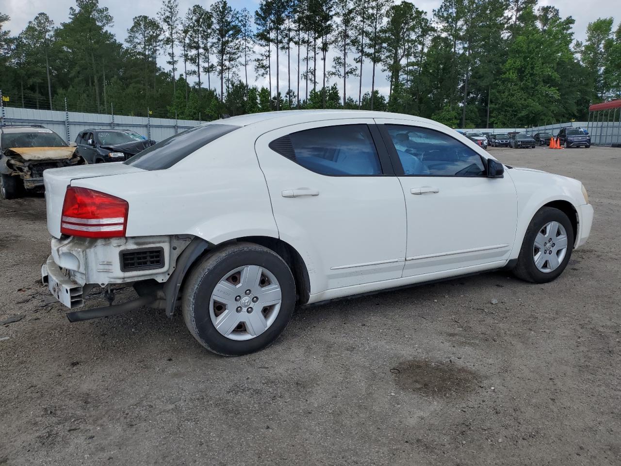 1B3LC46K18N687428 2008 Dodge Avenger Se