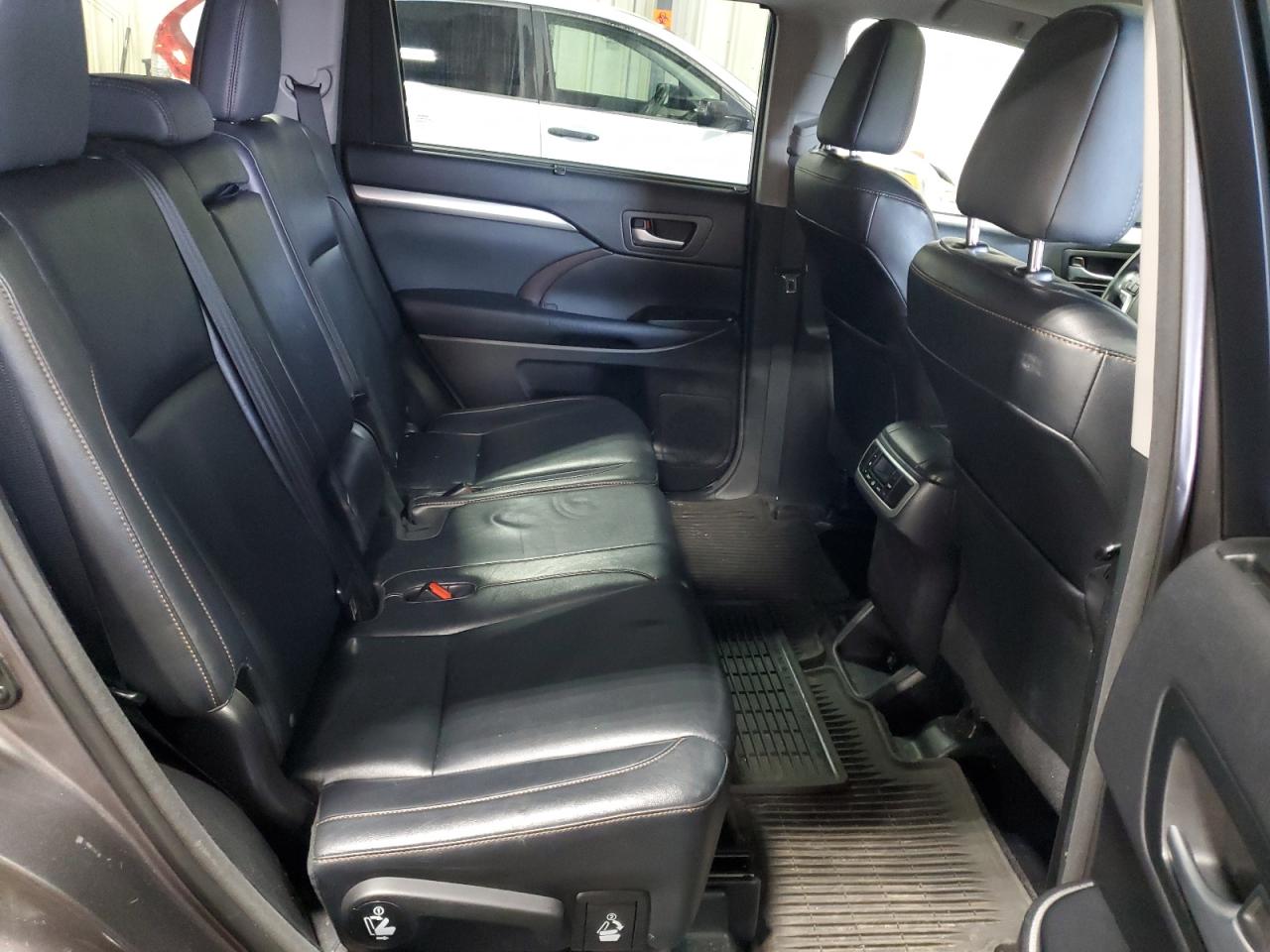 5TDJKRFH7ES029290 2014 Toyota Highlander Xle