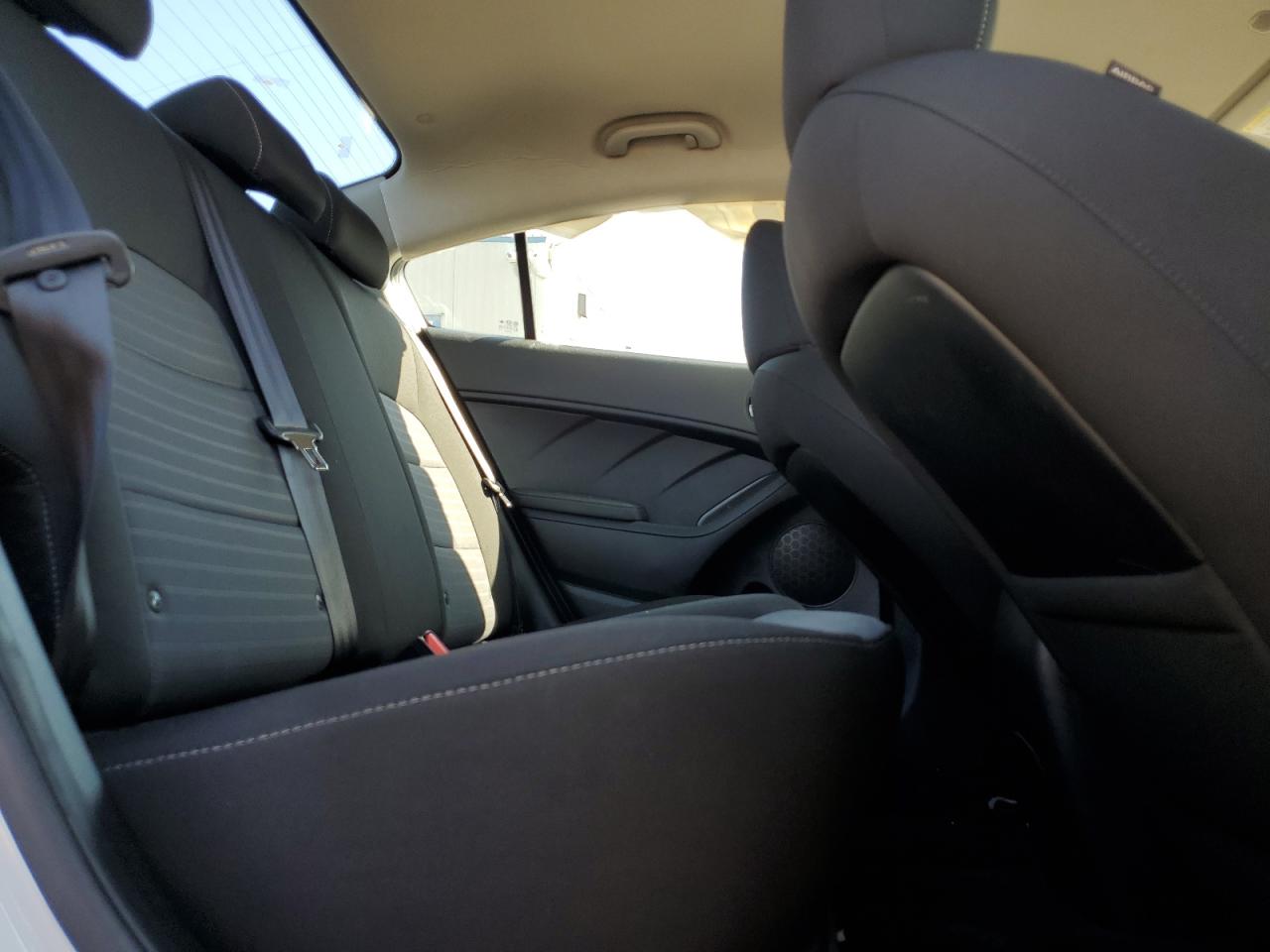 3KPFL4A78JE198193 2018 Kia Forte Lx