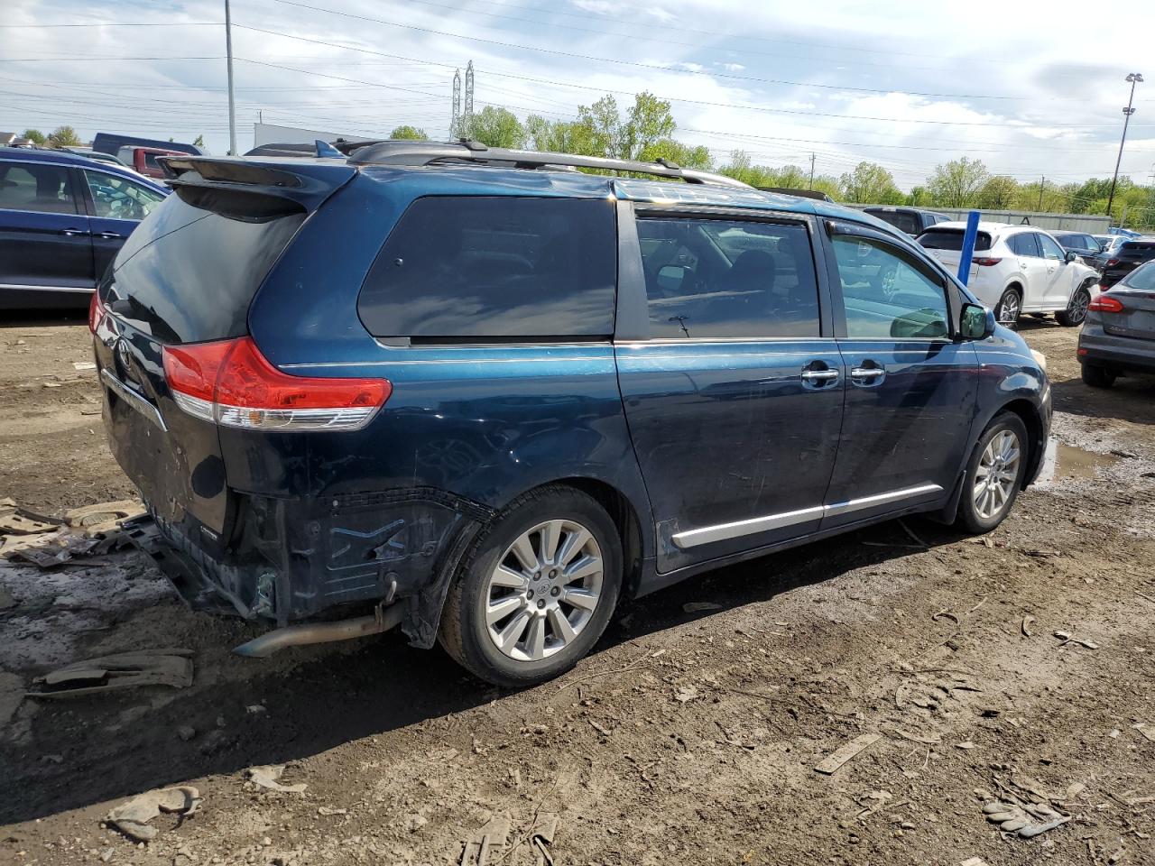 5TDYK3DC9BS046655 2011 Toyota Sienna Xle