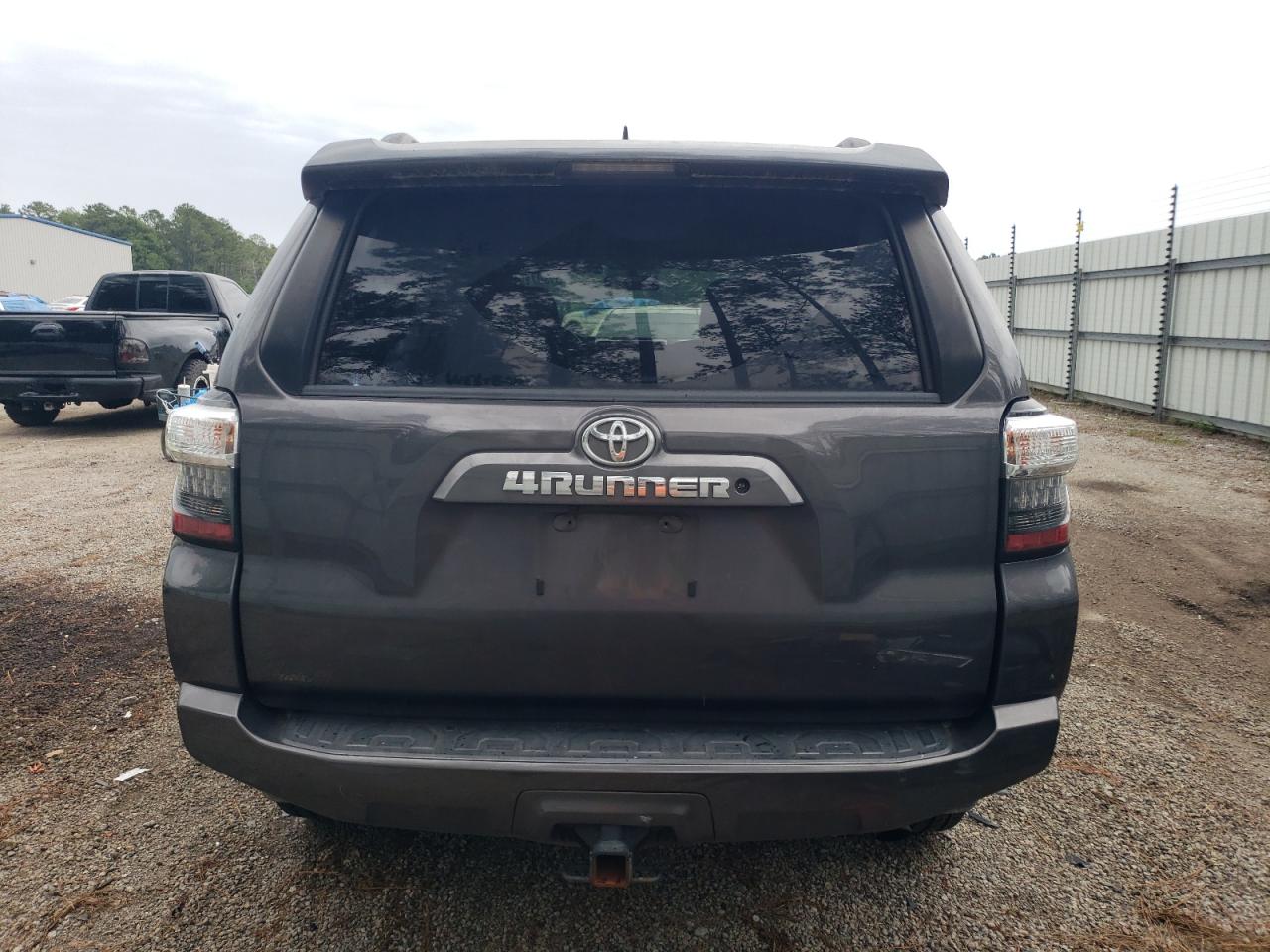 JTEZU5JRXK5207891 2019 Toyota 4Runner Sr5