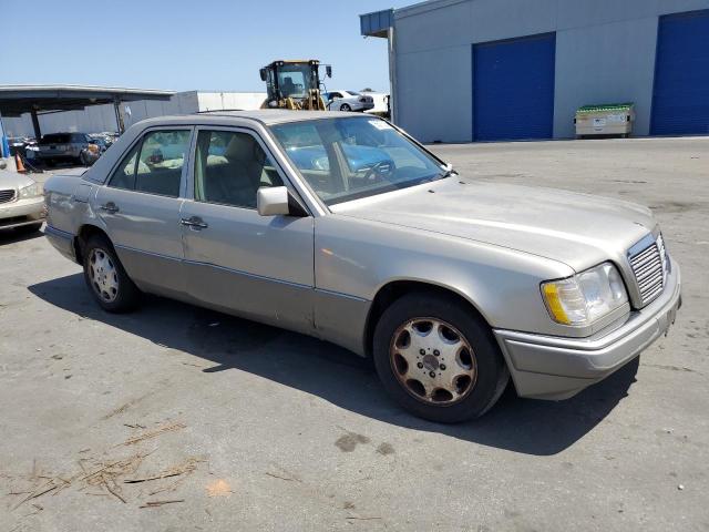 1995 Mercedes-Benz E 320 Base VIN: WDBEA32E9SC264993 Lot: 55973264