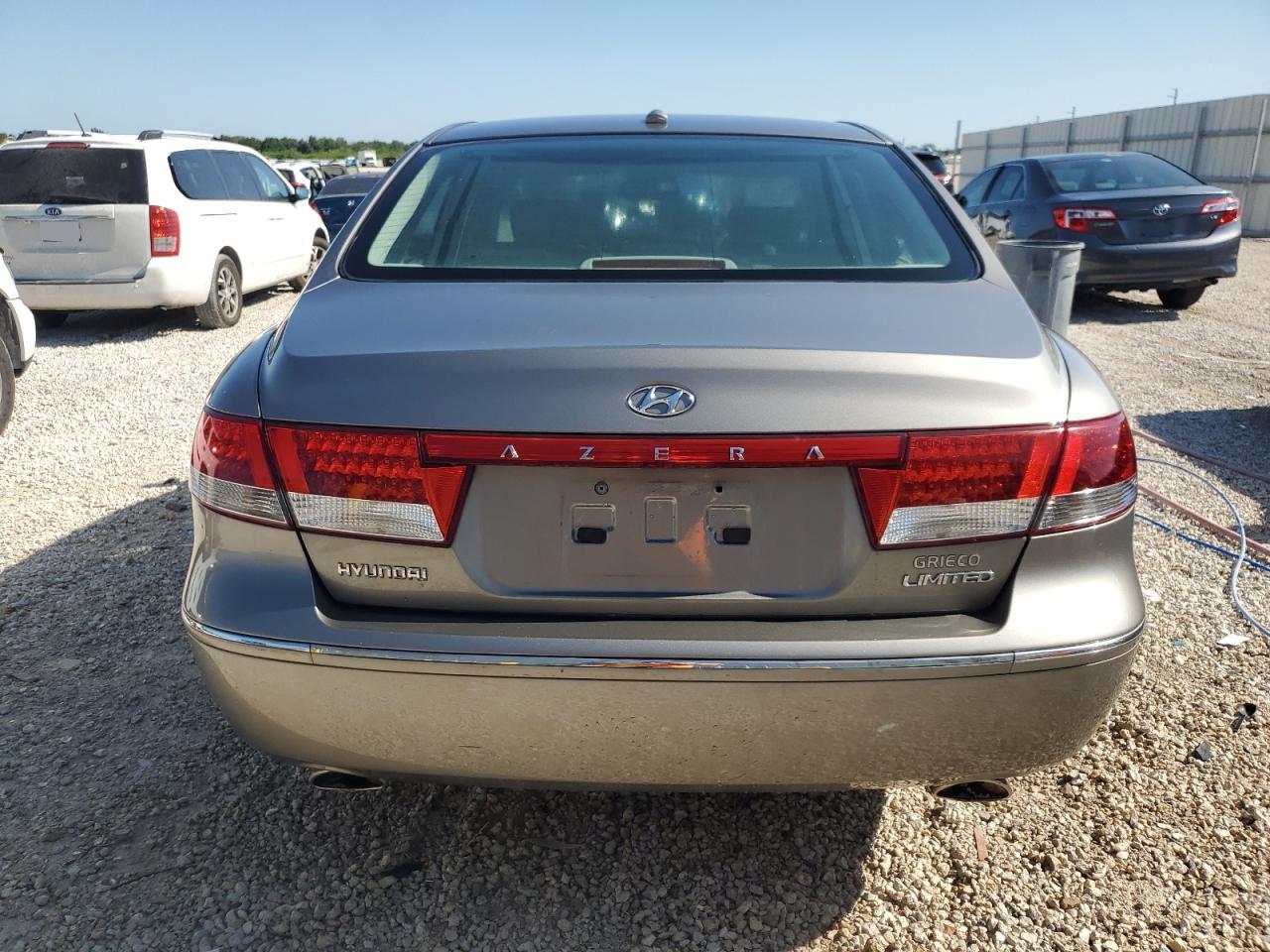 KMHFC46F98A319175 2008 Hyundai Azera Se